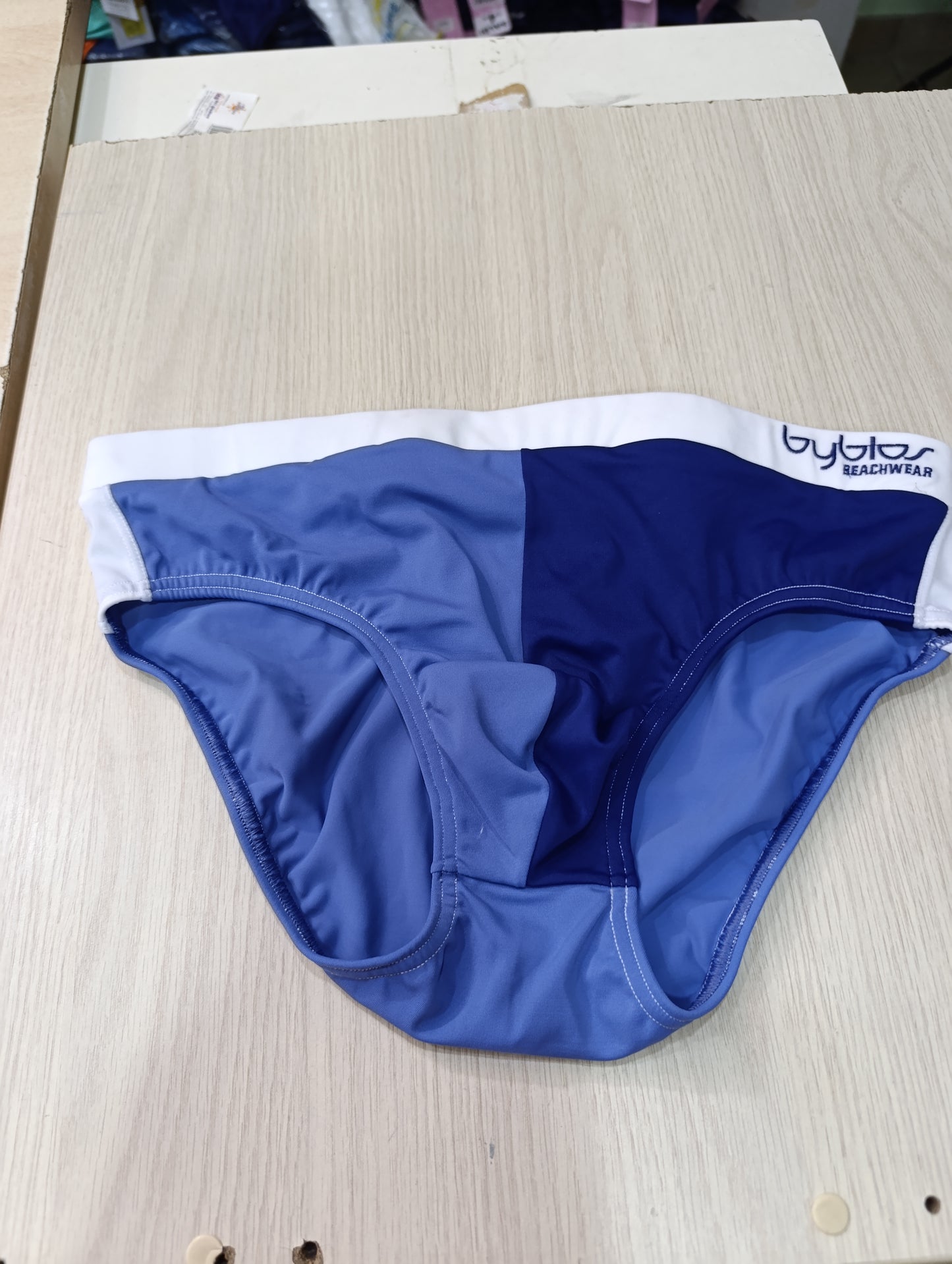 Costume uomo firmato a 3,50