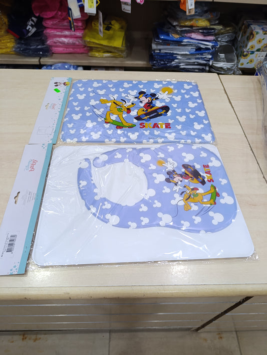 Set di tovaglietta Piu bavetta scuola Disney a 3 euro