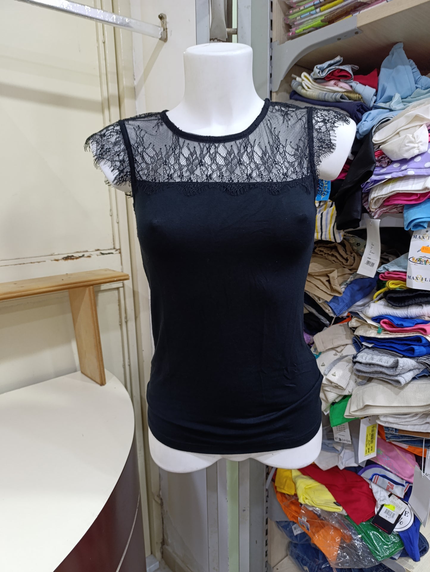 Magliette donna imbustate marca Antonella a 2,70