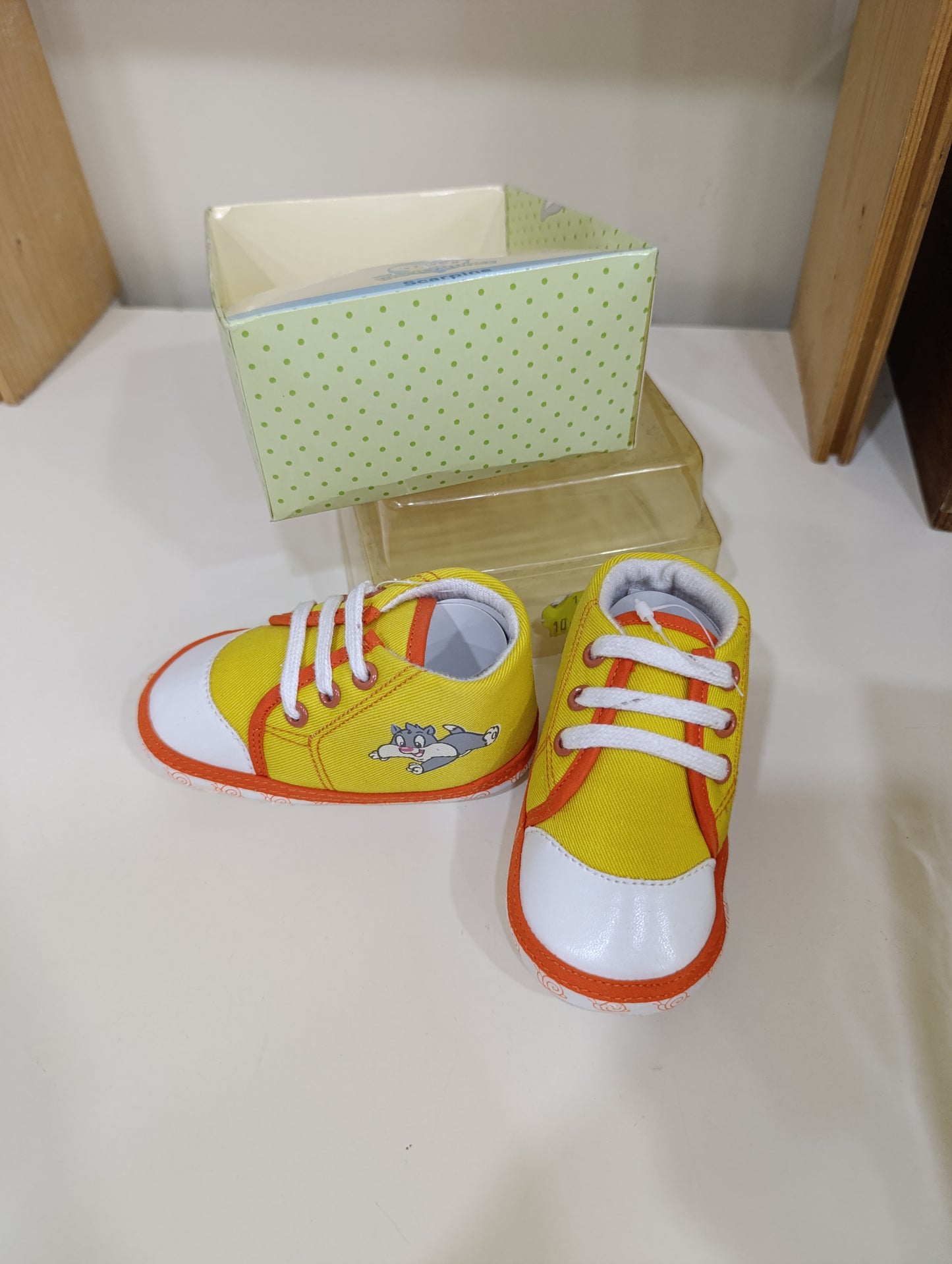 Scarpine neonati vari machi a 1,50