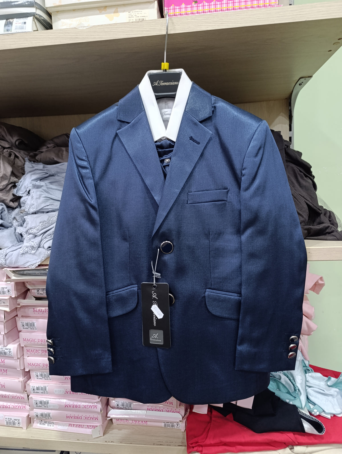Abiti cerimoni bimbo bimba misti maschio e femmina  10 euro