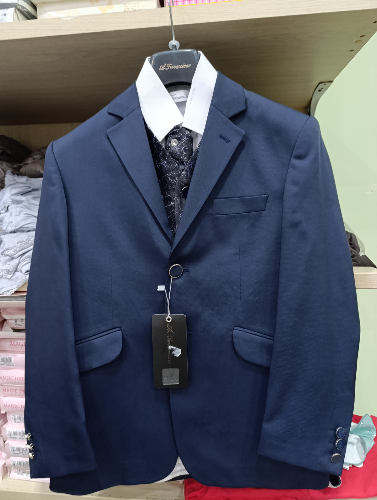 Abiti cerimoni bimbo bimba misti maschio e femmina  10 euro