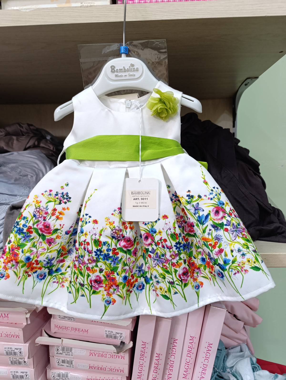 Abiti cerimoni bimbo bimba misti maschio e femmina  10 euro