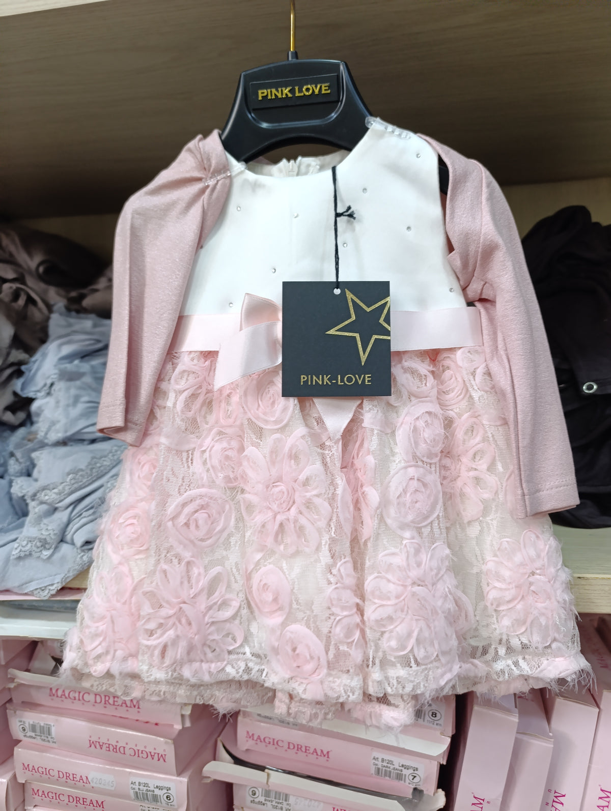 Abiti cerimoni bimbo bimba misti maschio e femmina  10 euro