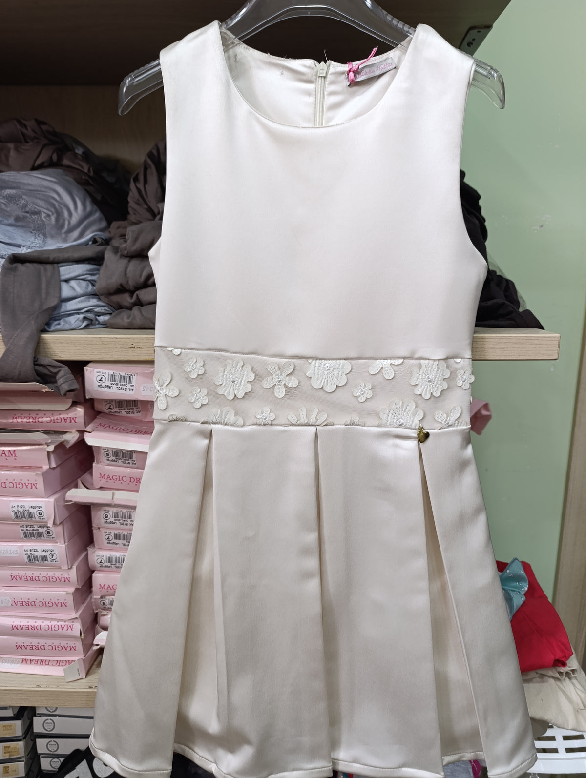 Abiti cerimoni bimbo bimba misti maschio e femmina  10 euro