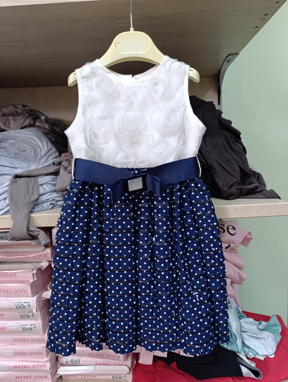 Abiti cerimoni bimbo bimba misti maschio e femmina  10 euro