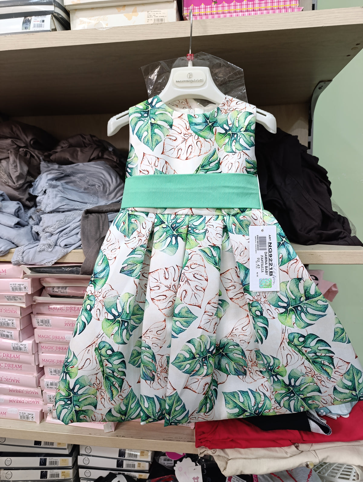 Abiti cerimoni bimbo bimba misti maschio e femmina  10 euro