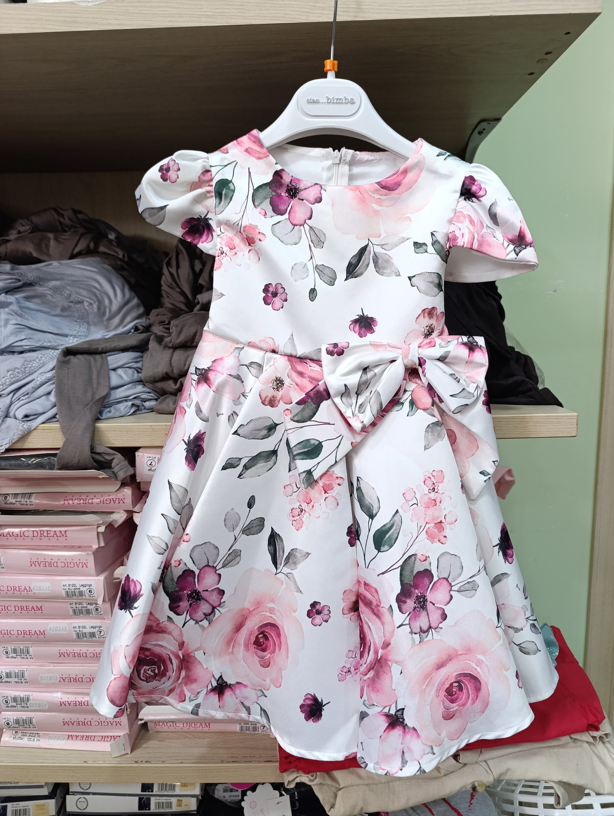 Abiti cerimoni bimbo bimba misti maschio e femmina  10 euro
