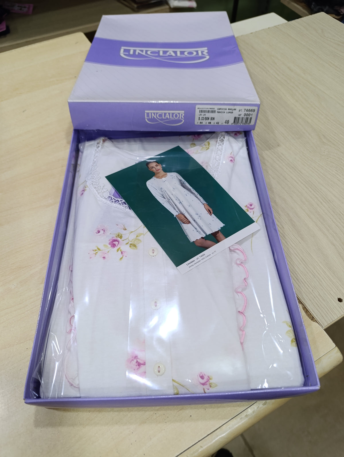 Offerta pigiama vestaglie e camicie da notte donna a 4 euro