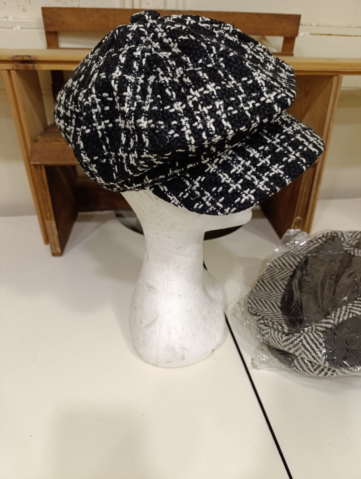 Cappelli donna a 1 euro