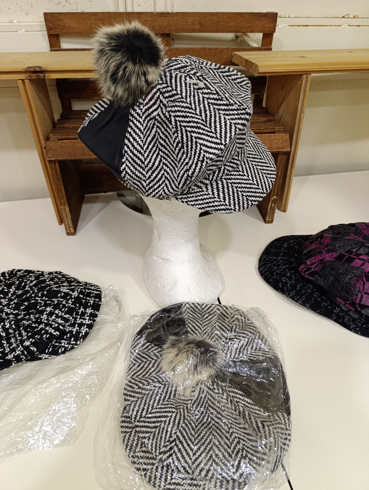 Cappelli donna a 1 euro