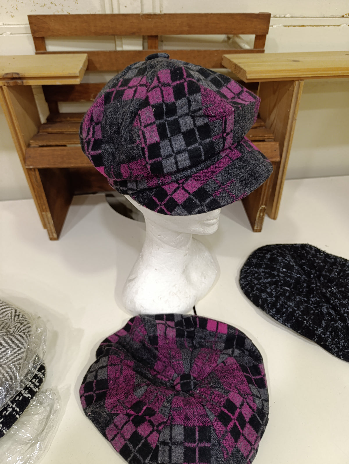 Cappelli donna a 1 euro