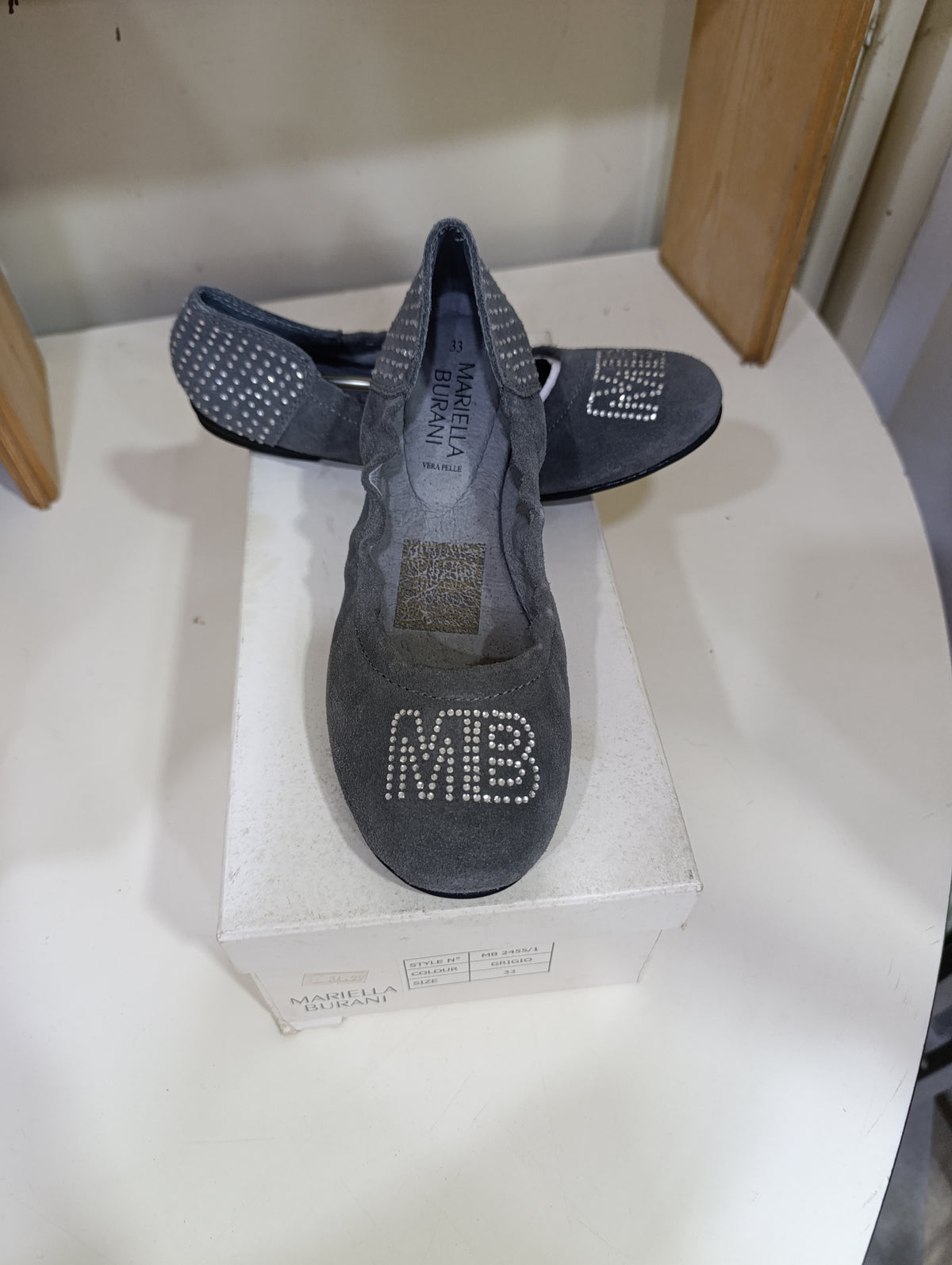 Scarpe bambini a stock a 2,50