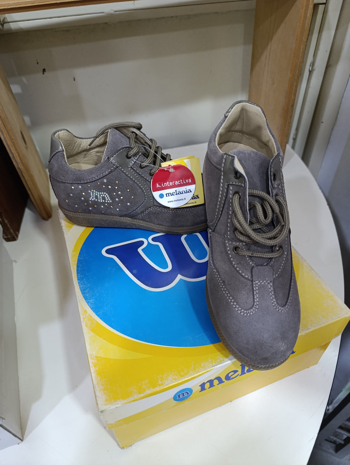 Scarpe bambini a stock a 2,50