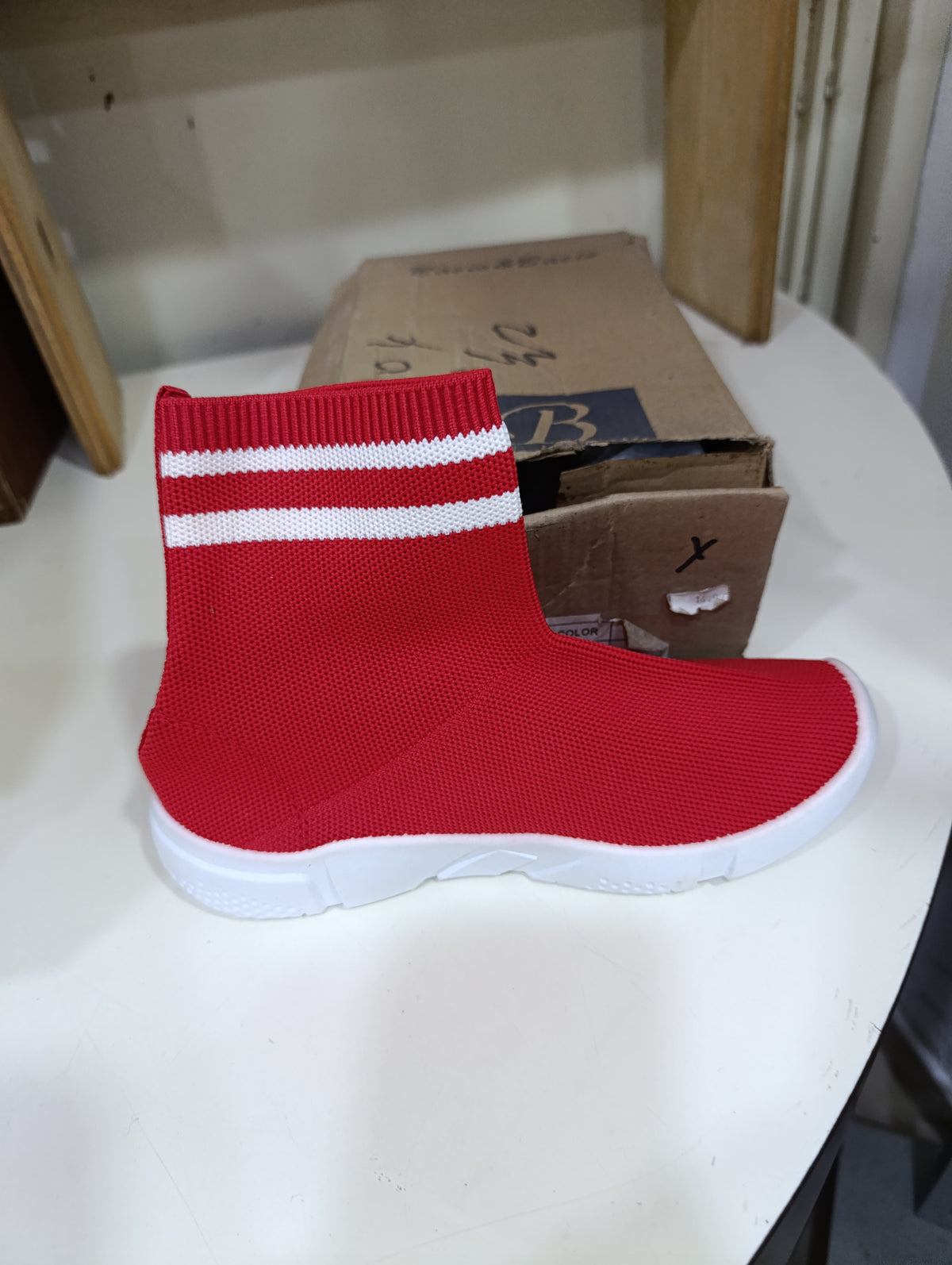 Scarpe bambini a stock a 2,50