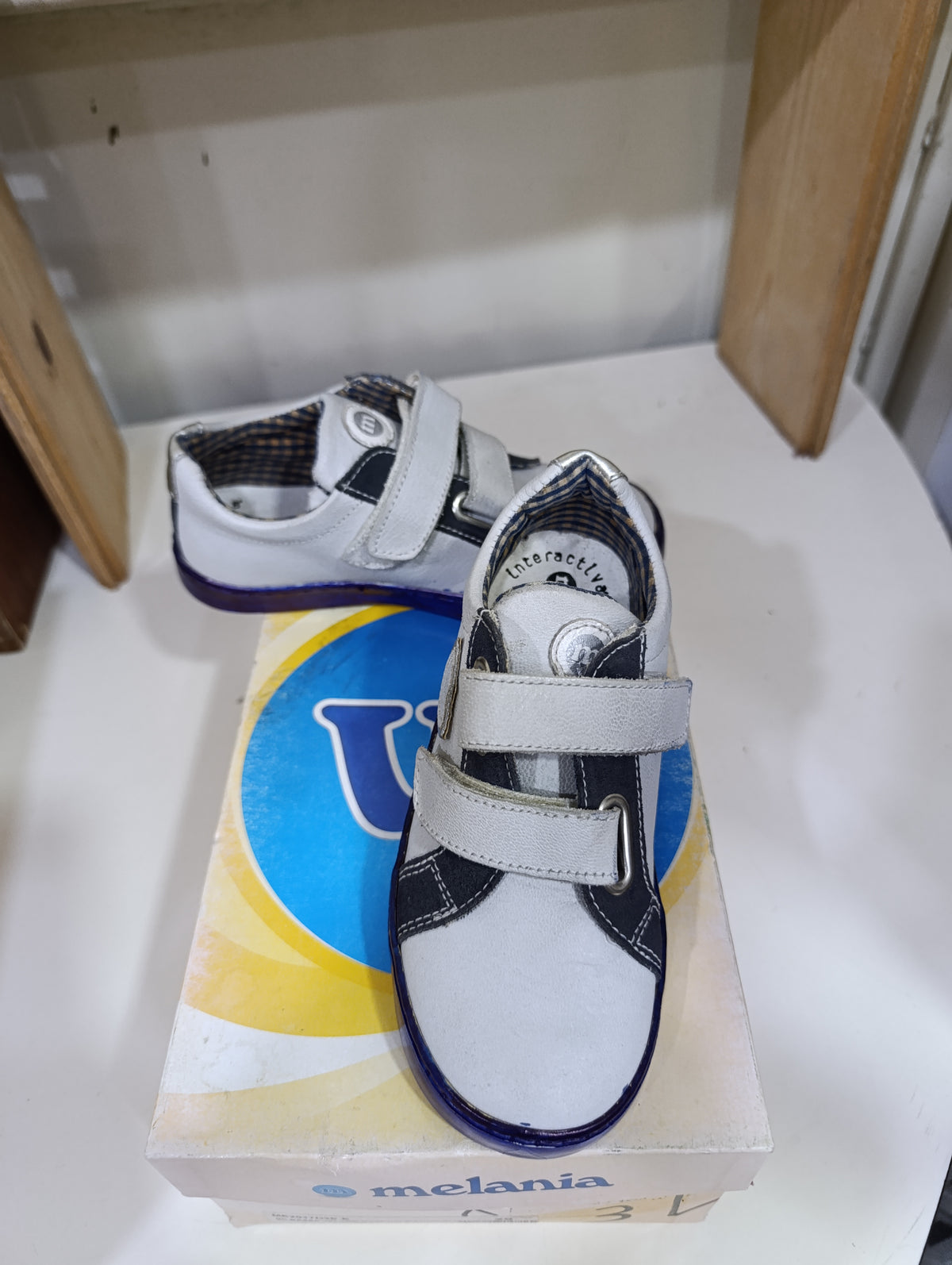 Scarpe bambini a stock a 2,50