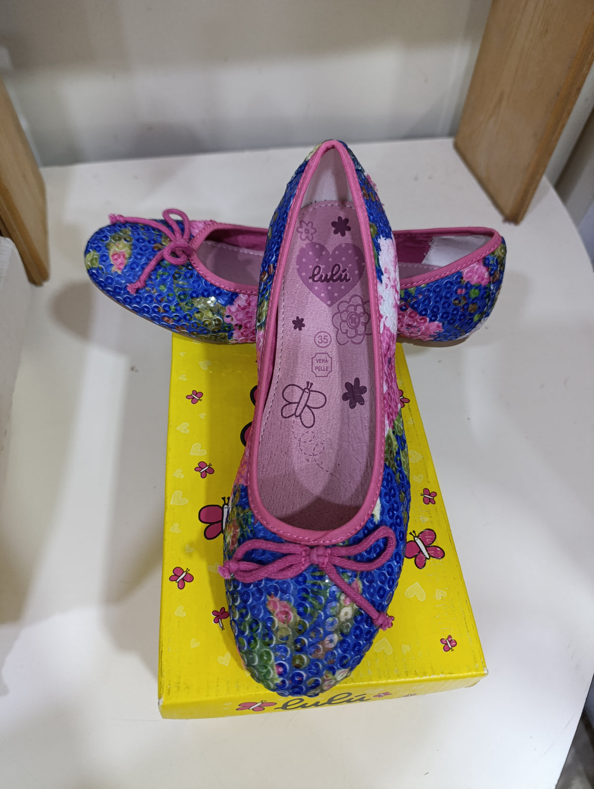 Scarpe bambini a stock a 2,50