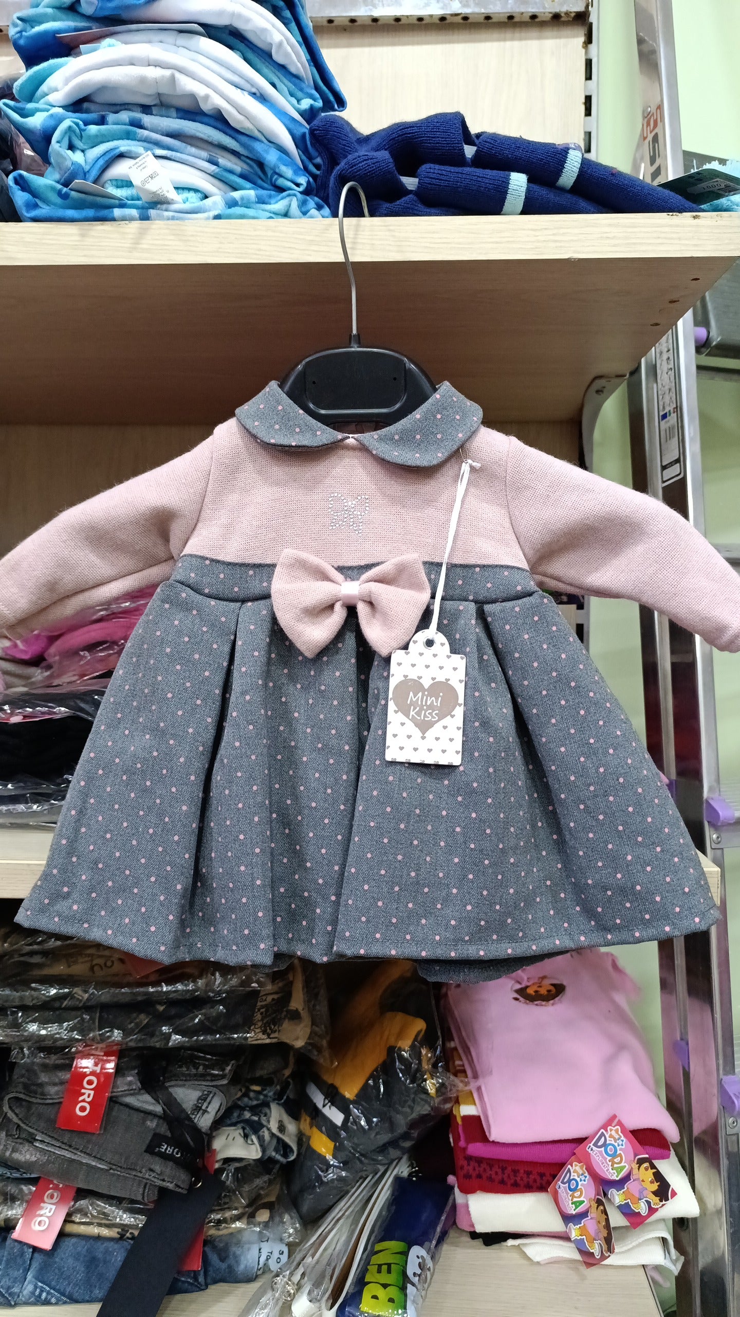 Completi e vestitini neonati a 7,50