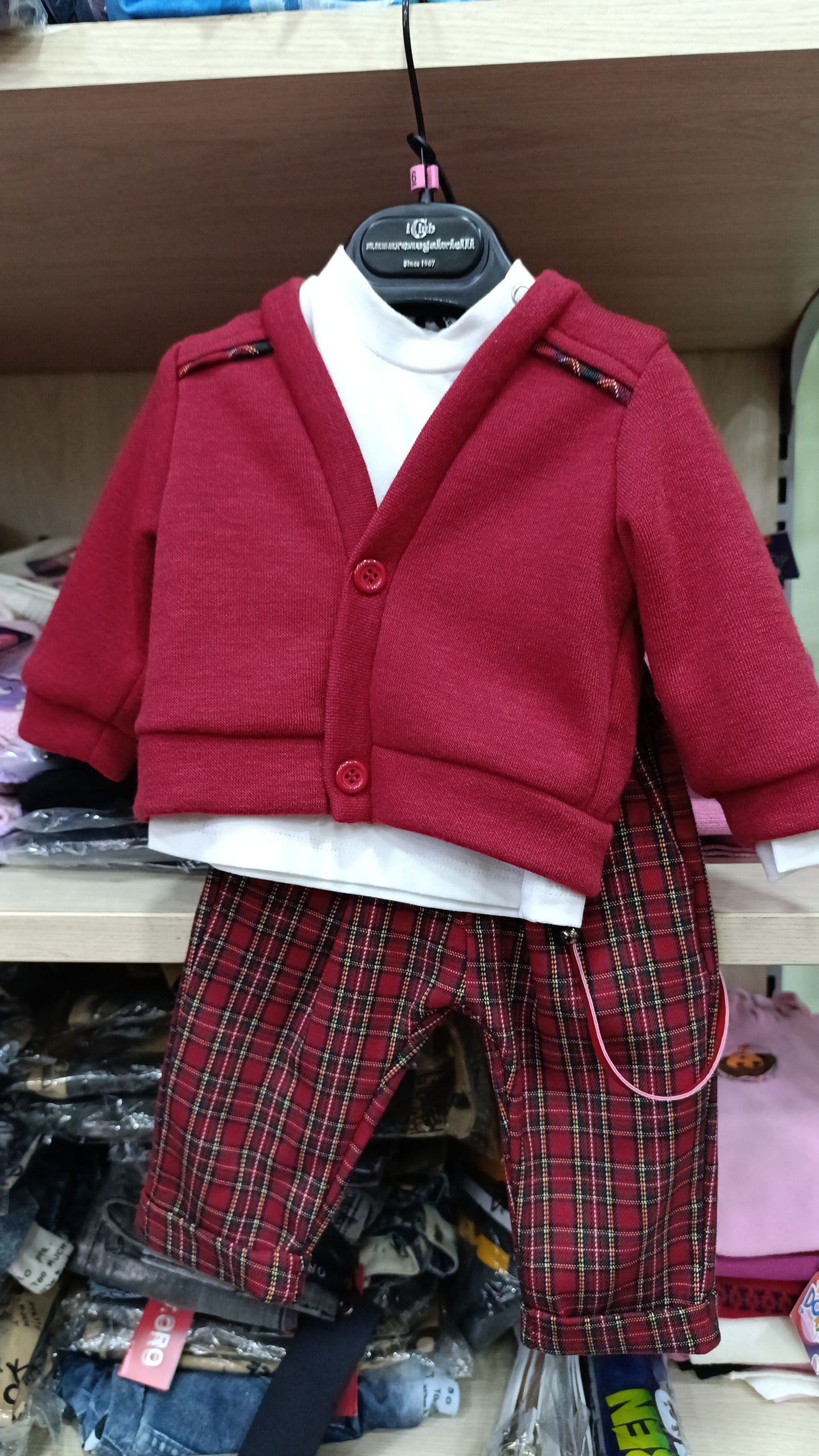 Completi e vestitini neonati a 7,50