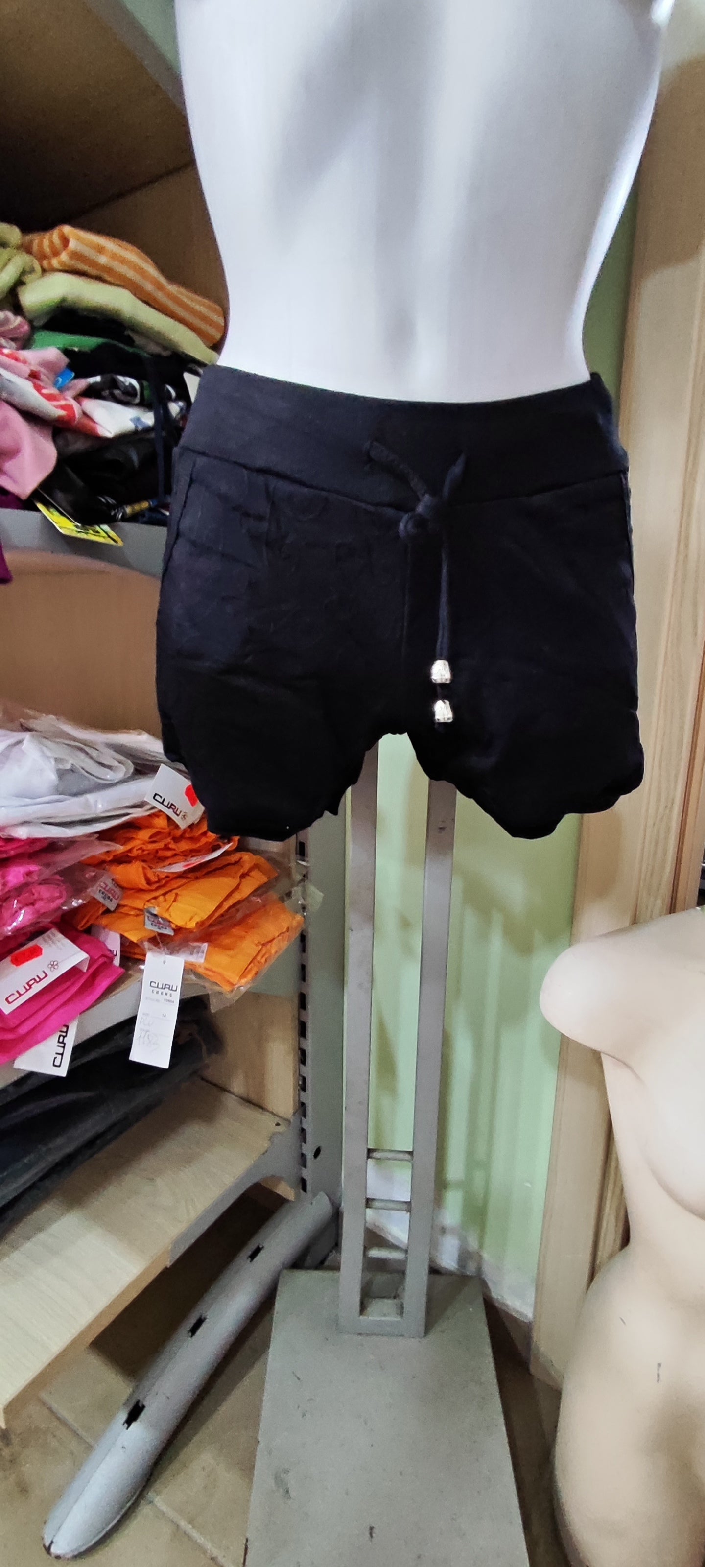 Pantaloncini donna colorati a 1,50