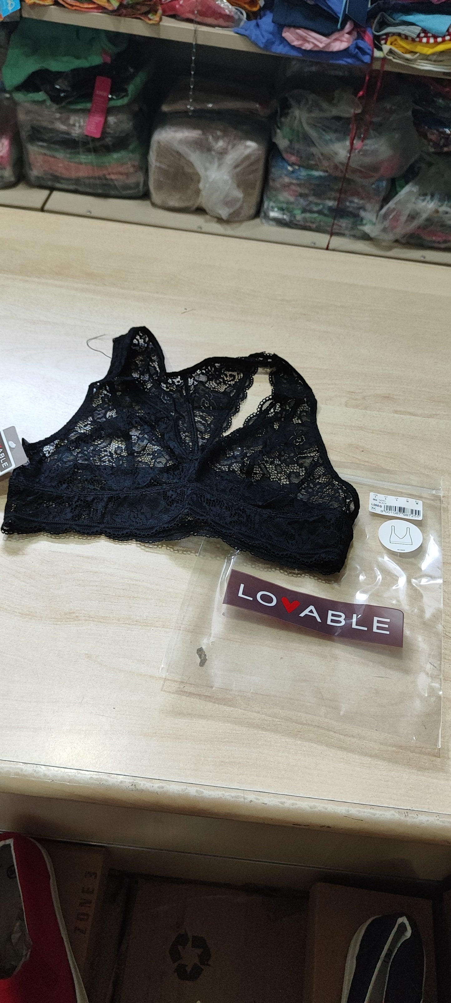 Reggiseni a 1 ,80 merce italiana