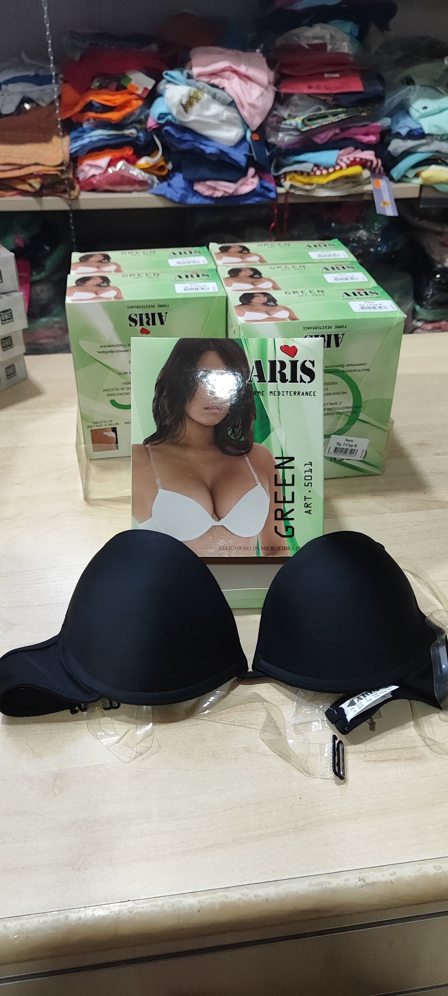 Reggiseni a 1 ,80 merce italiana