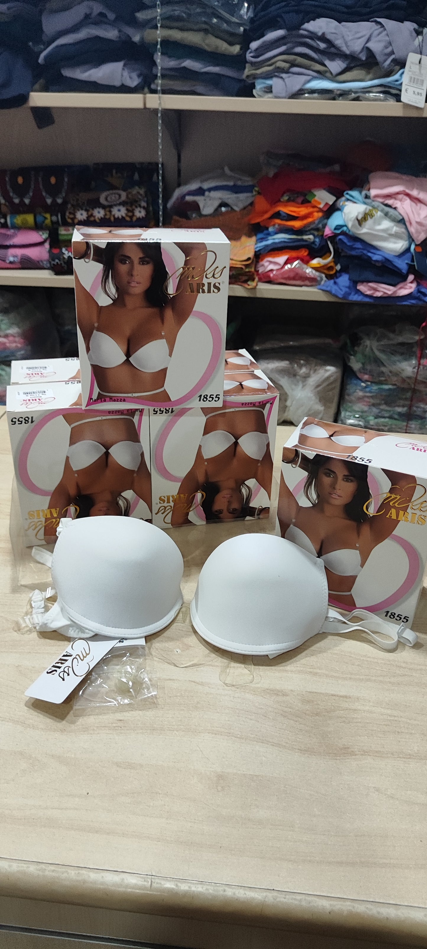 Reggiseni a 1 ,80 merce italiana