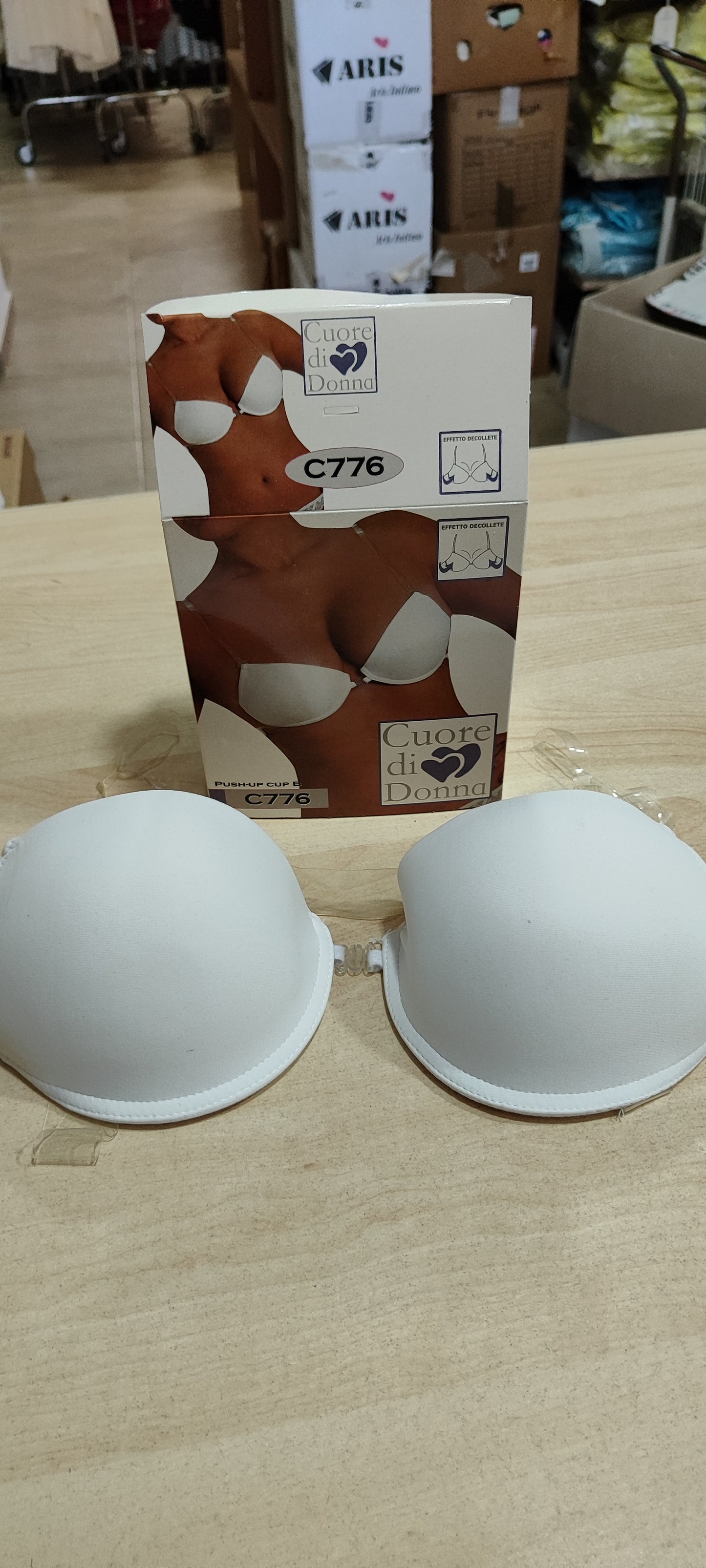 Reggiseni a 1 ,80 merce italiana