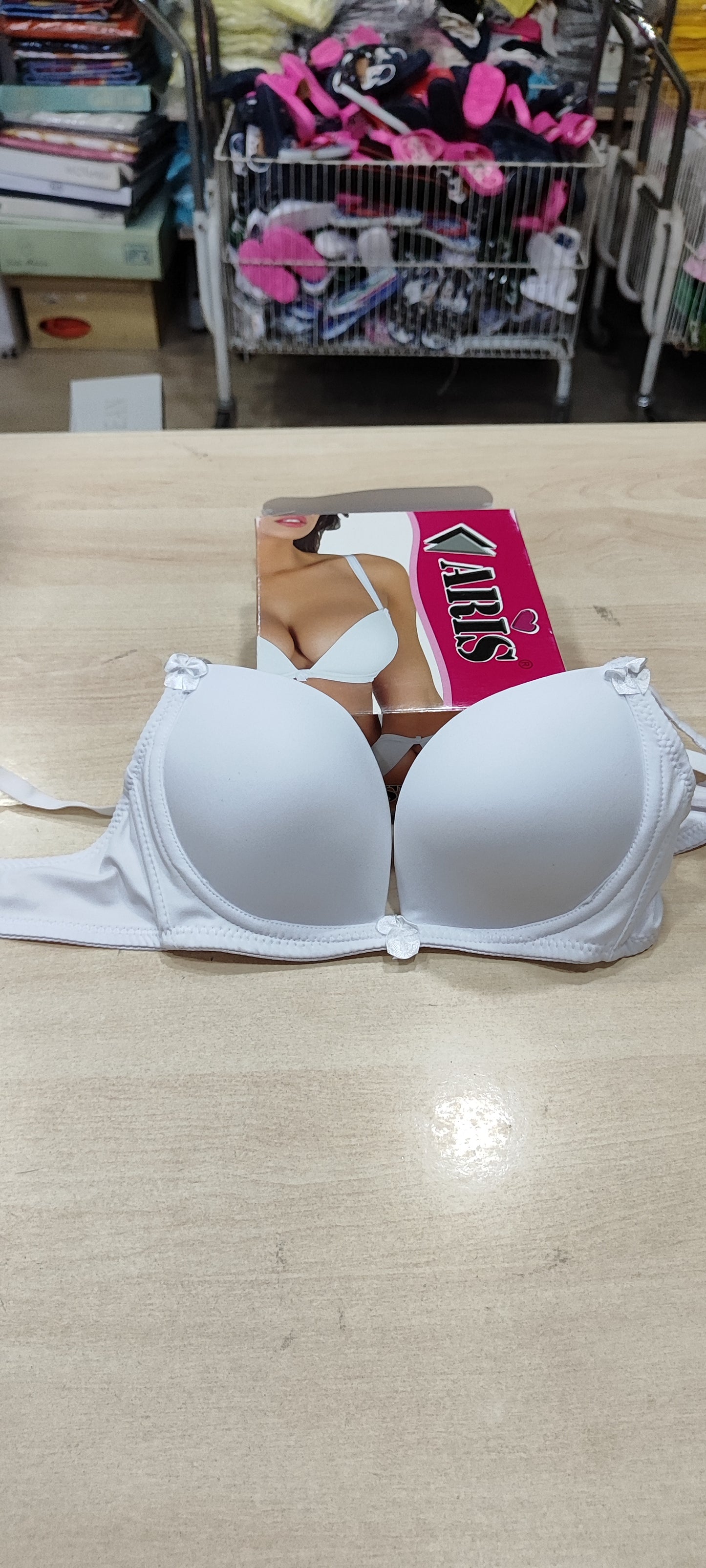 Reggiseni a 1 ,80 merce italiana