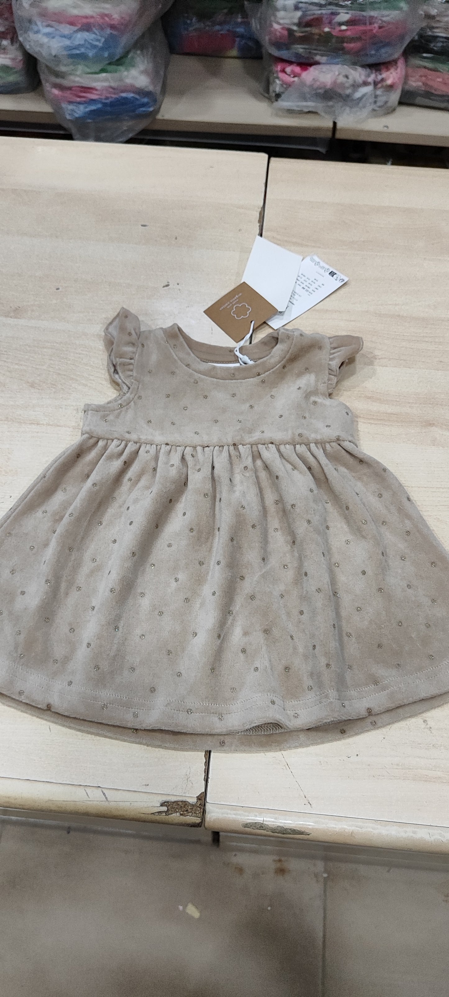 Vestitino bimba beige in velluto 7 euro