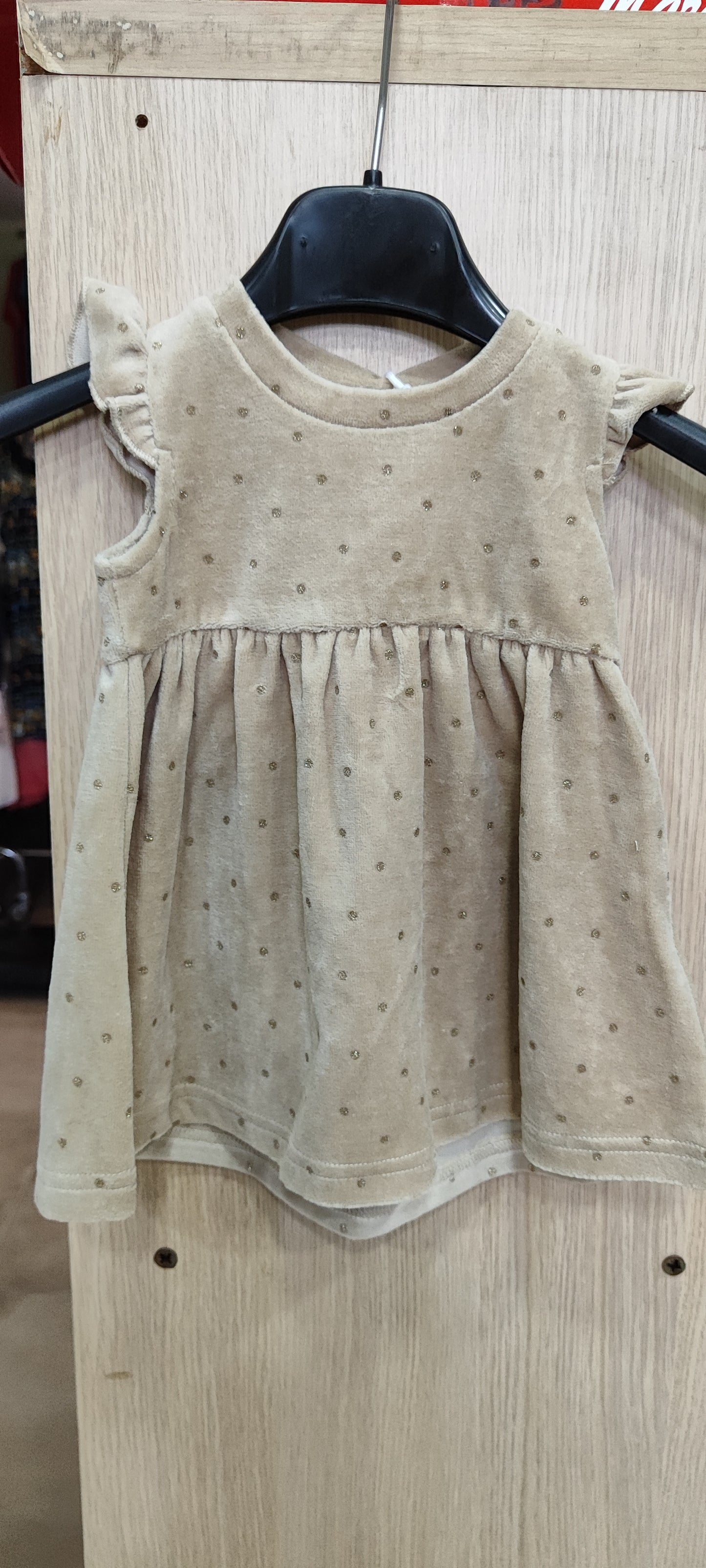 Vestitino bimba beige in velluto 7 euro