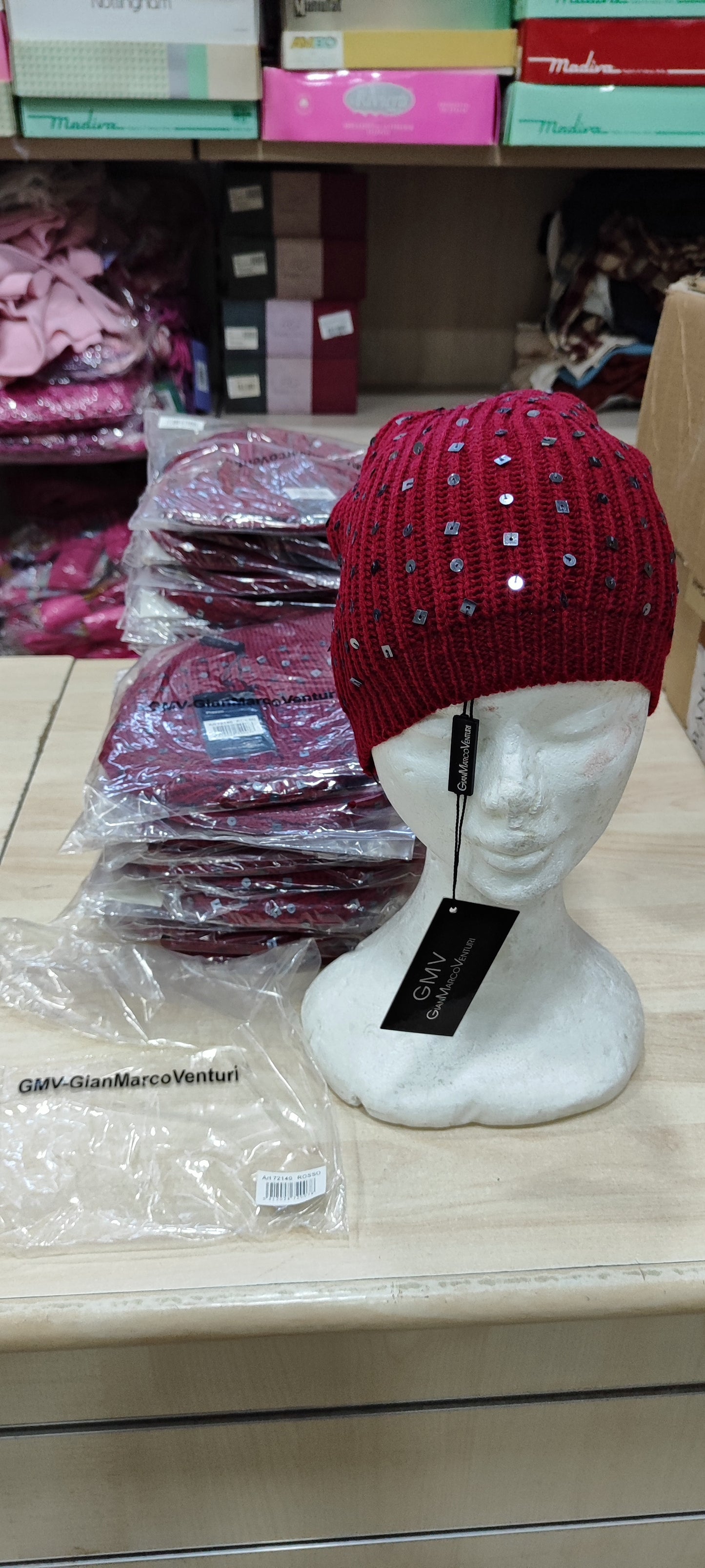 cappelli donna colore rosso gian marco venturi