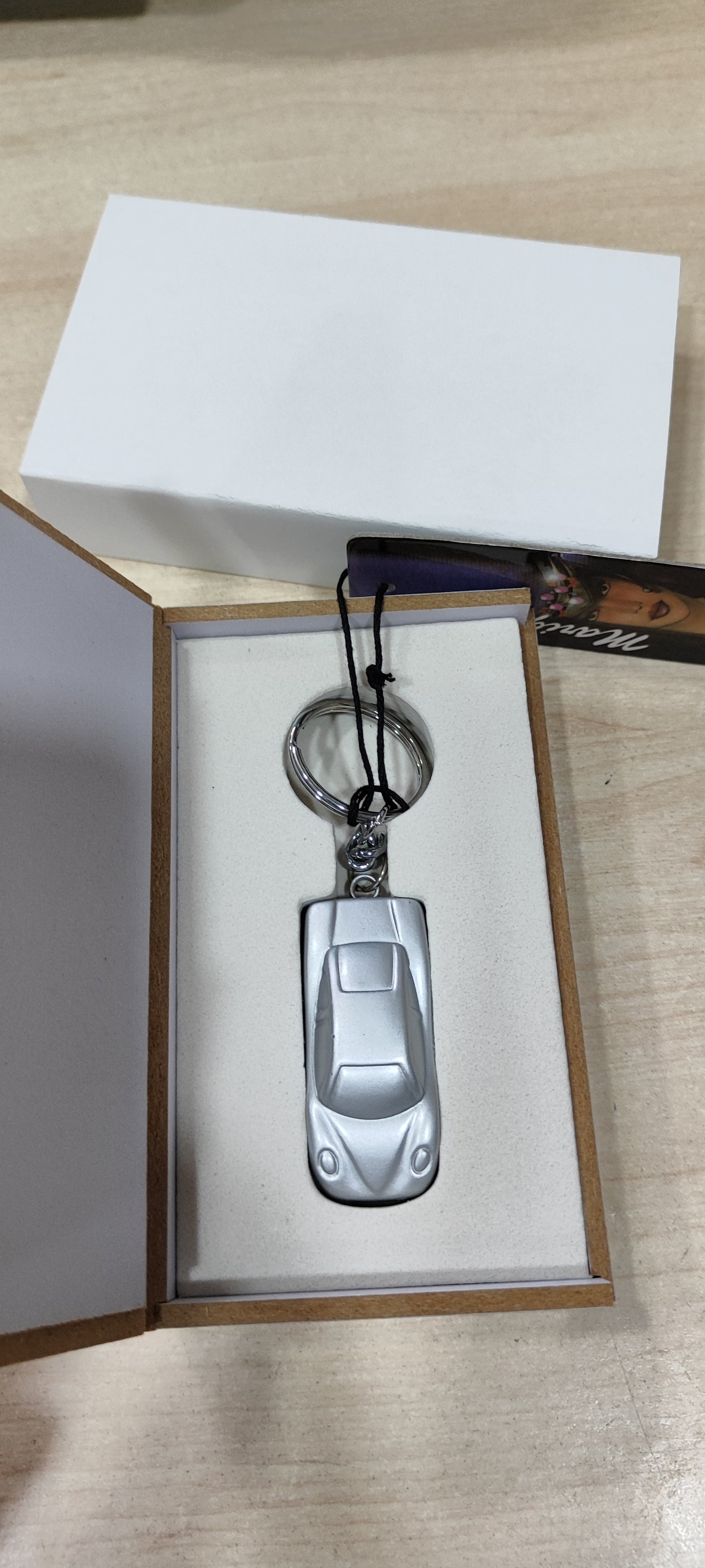 Offerta portachiavi e per telefono a 1 euro