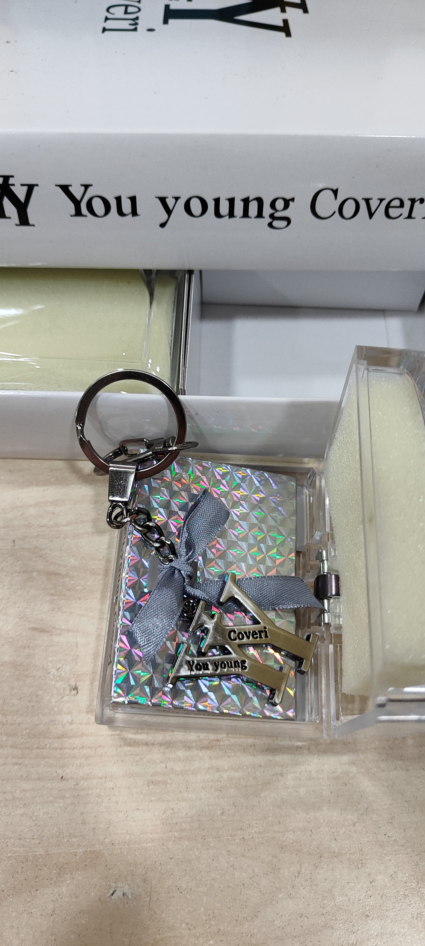 Offerta portachiavi e per telefono a 1 euro