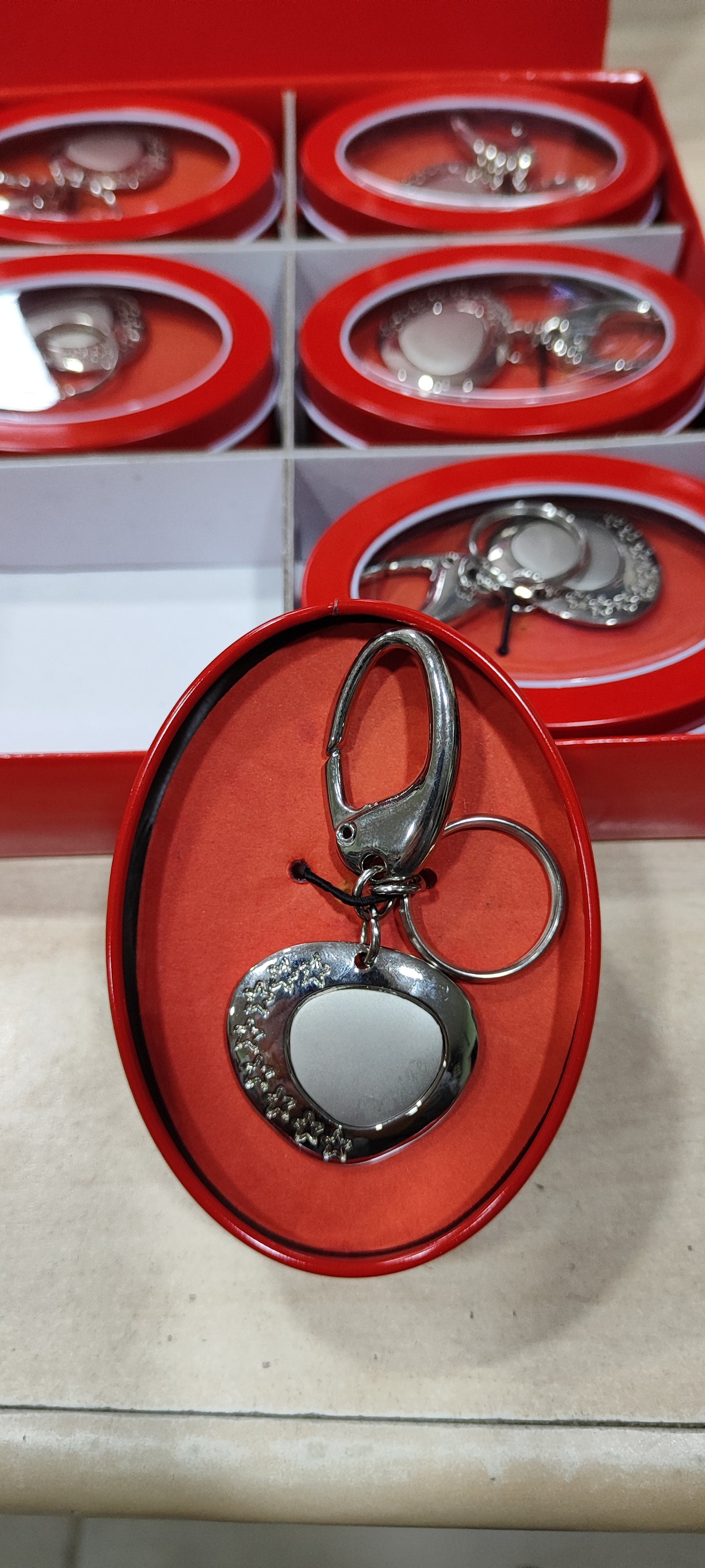 Offerta portachiavi e per telefono a 1 euro