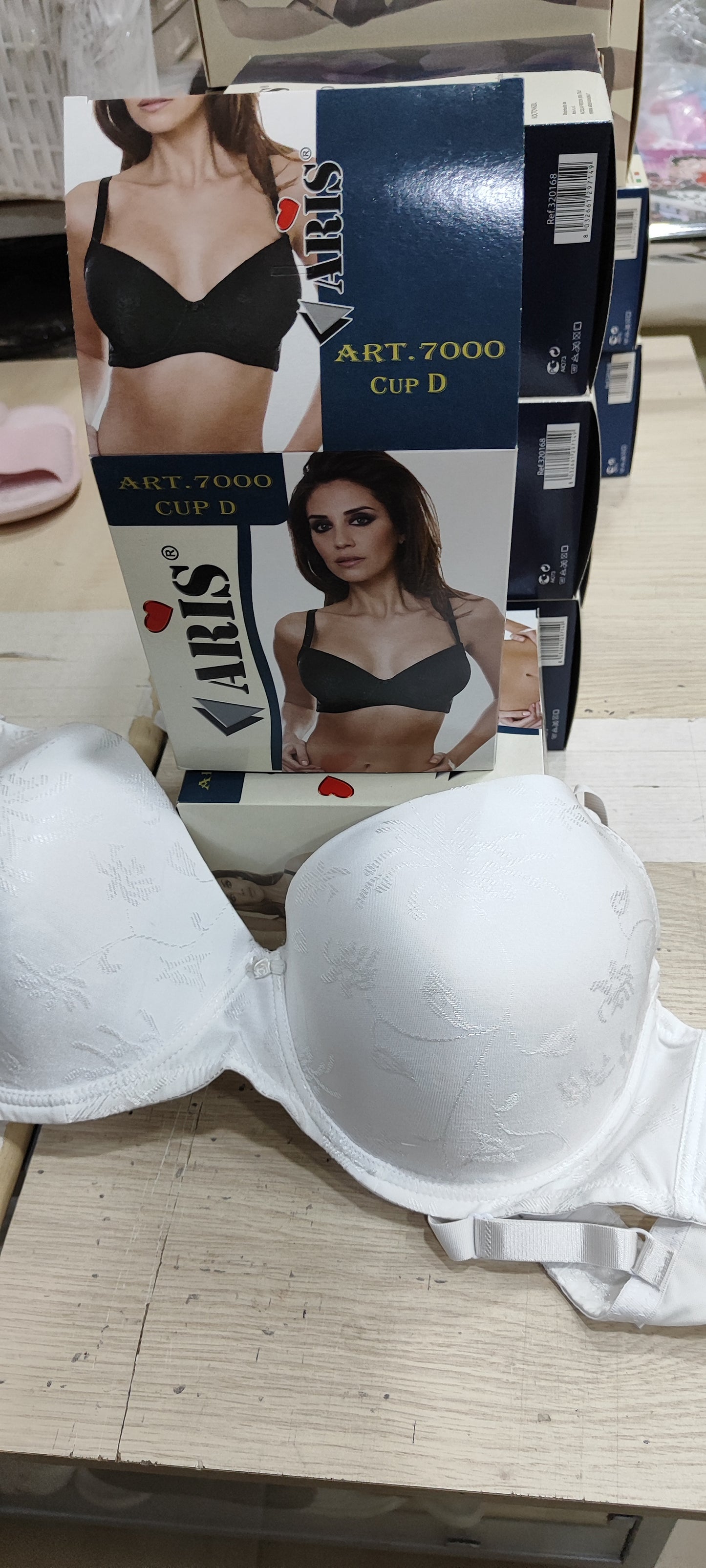 Reggiseni a 1 ,80 merce italiana