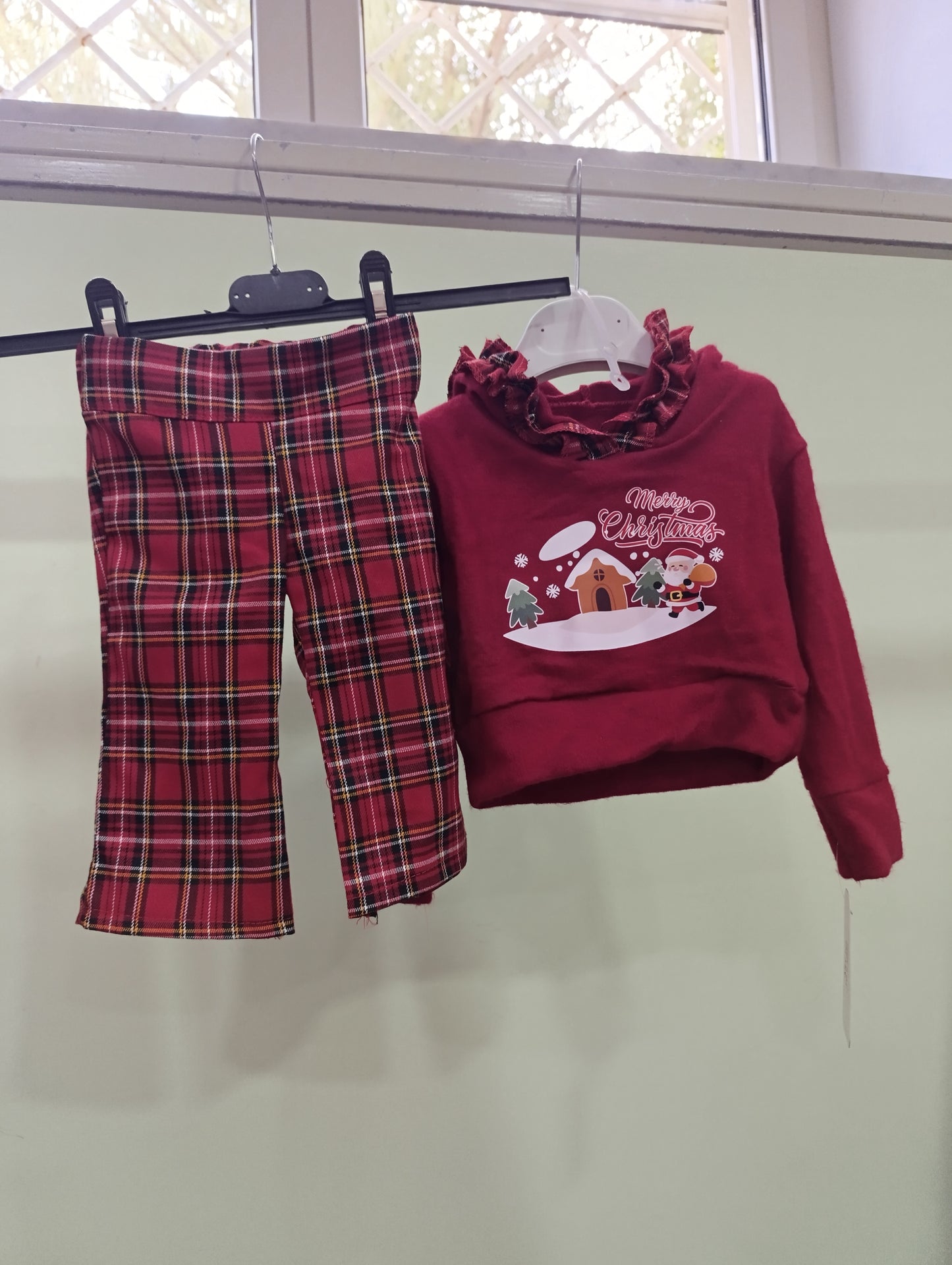 Tute e completi bimbi a 5 euro