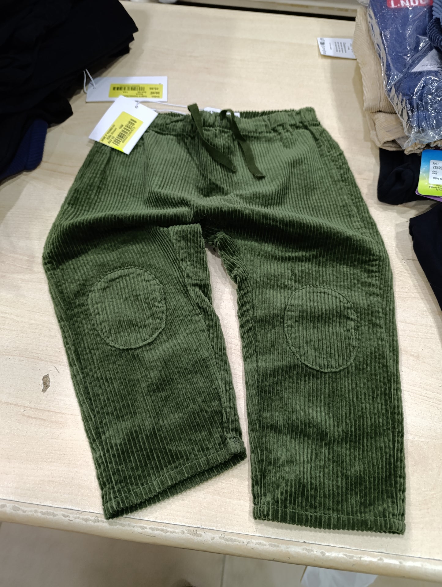 pantaloni tuta e leggings a 3,50