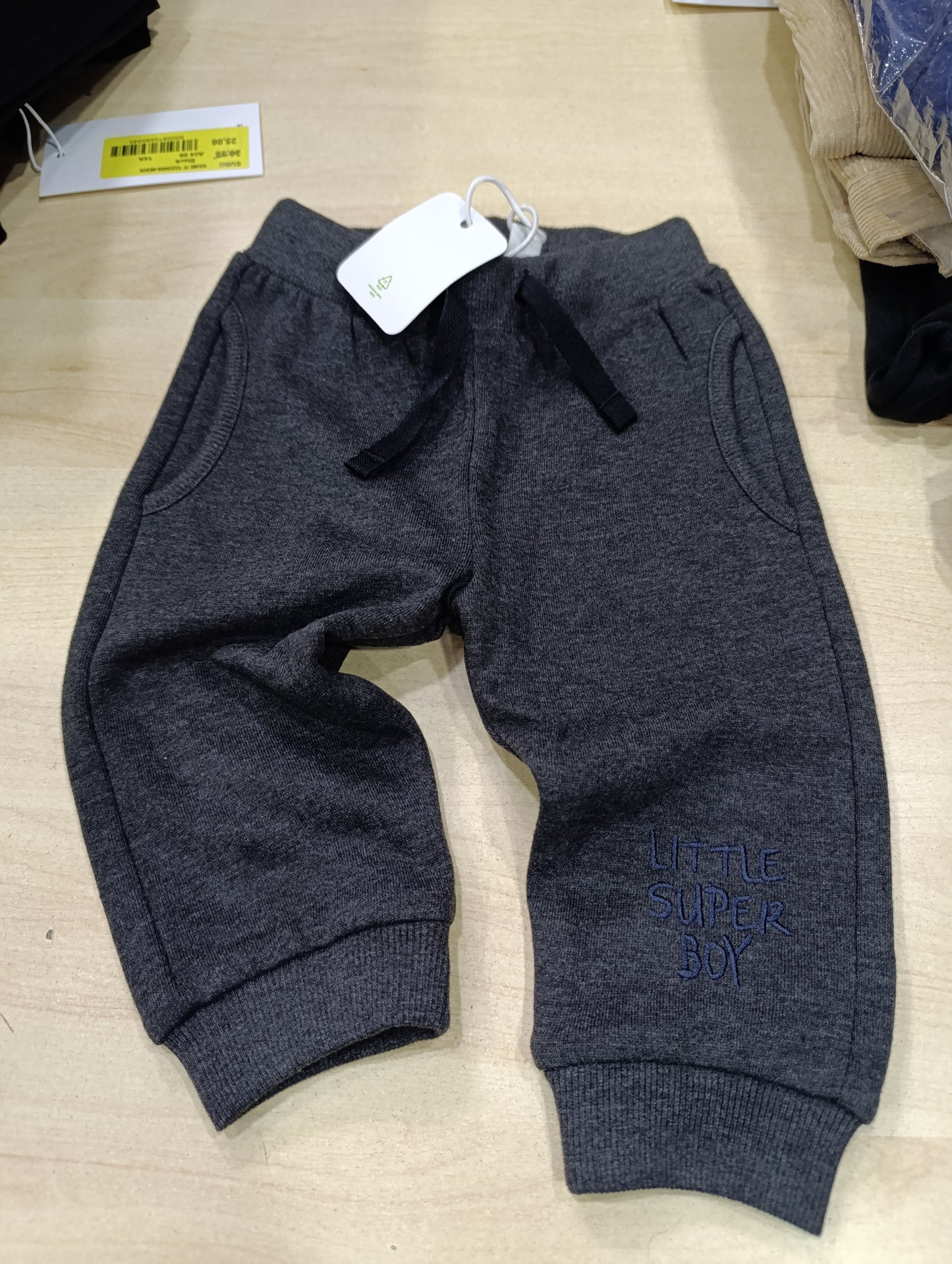 pantaloni tuta e leggings a 3,50