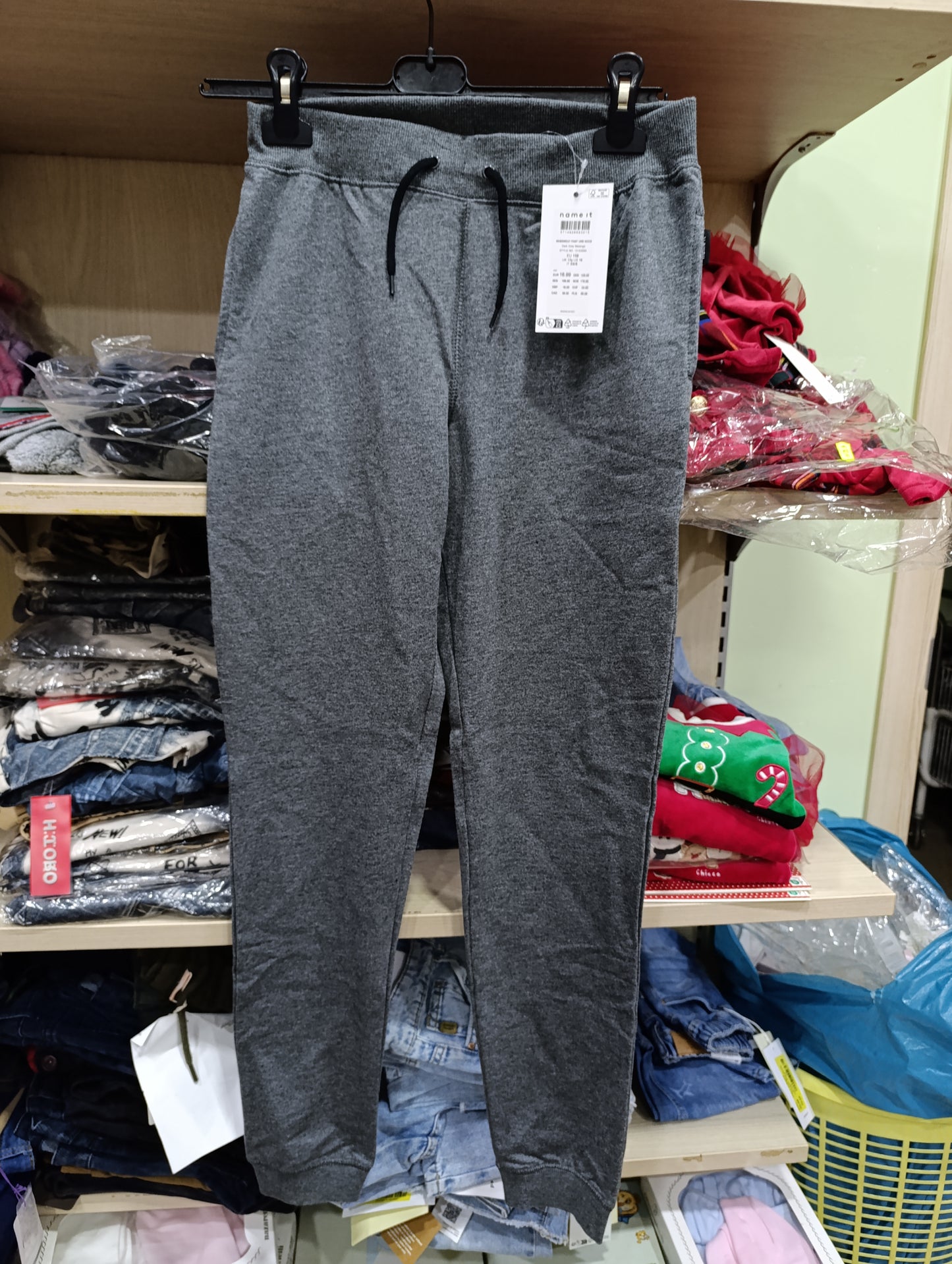 Pantaloni tuta bimbi in cotone a 3 euro
