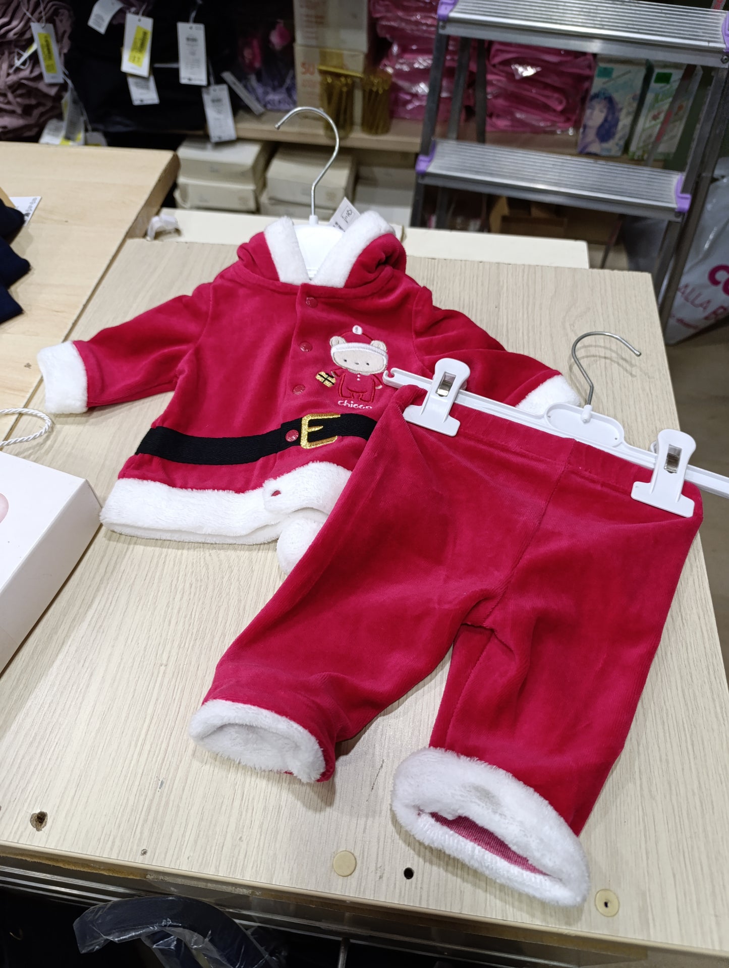 Tutine ciniglia firmate neonati a 4 euro