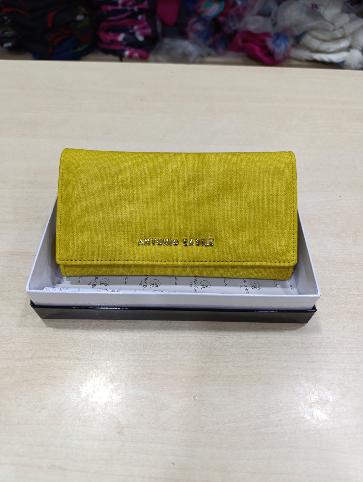 Portafoglio donna a 4 euro