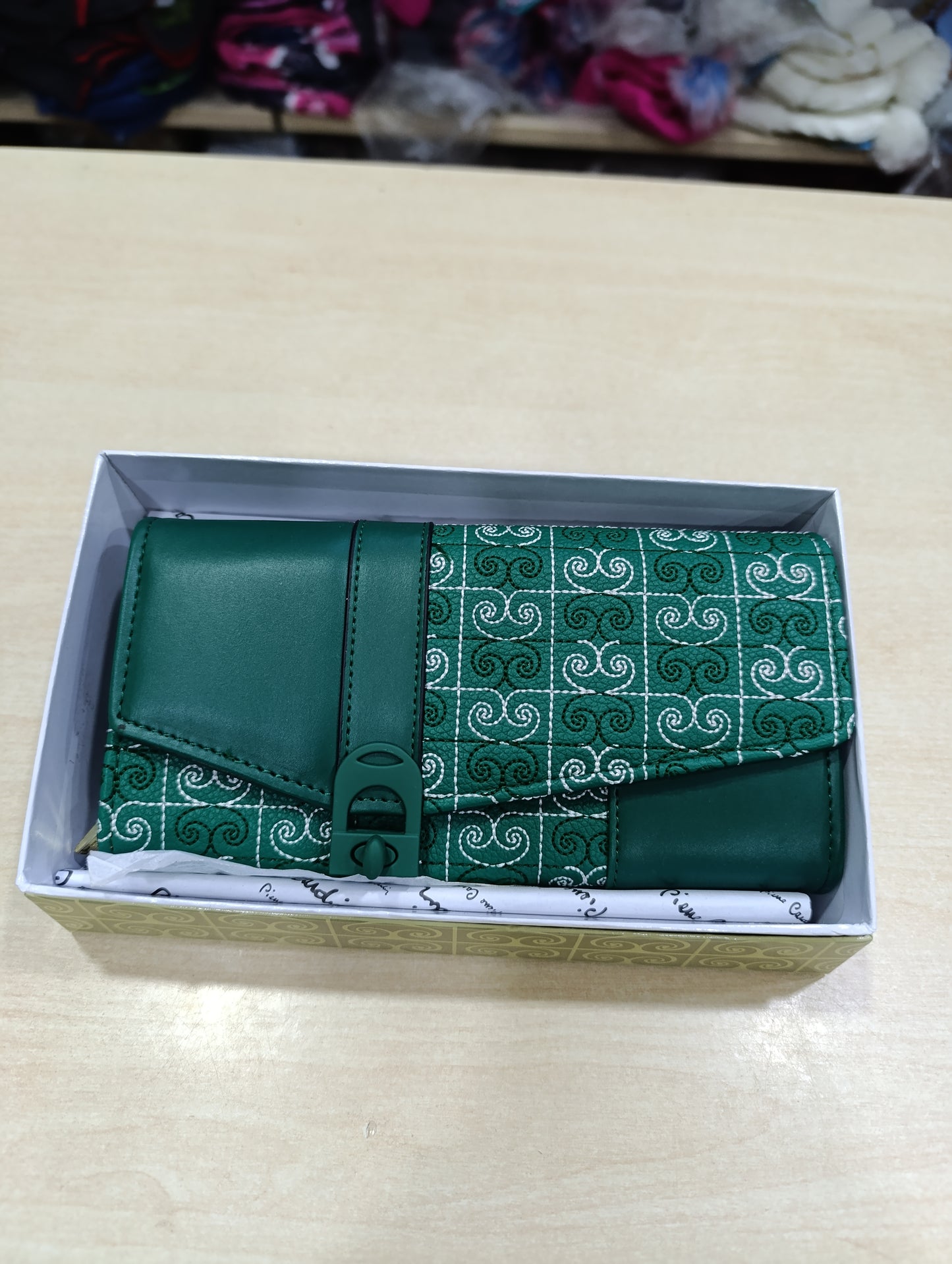 Portafoglio donna a 4 euro