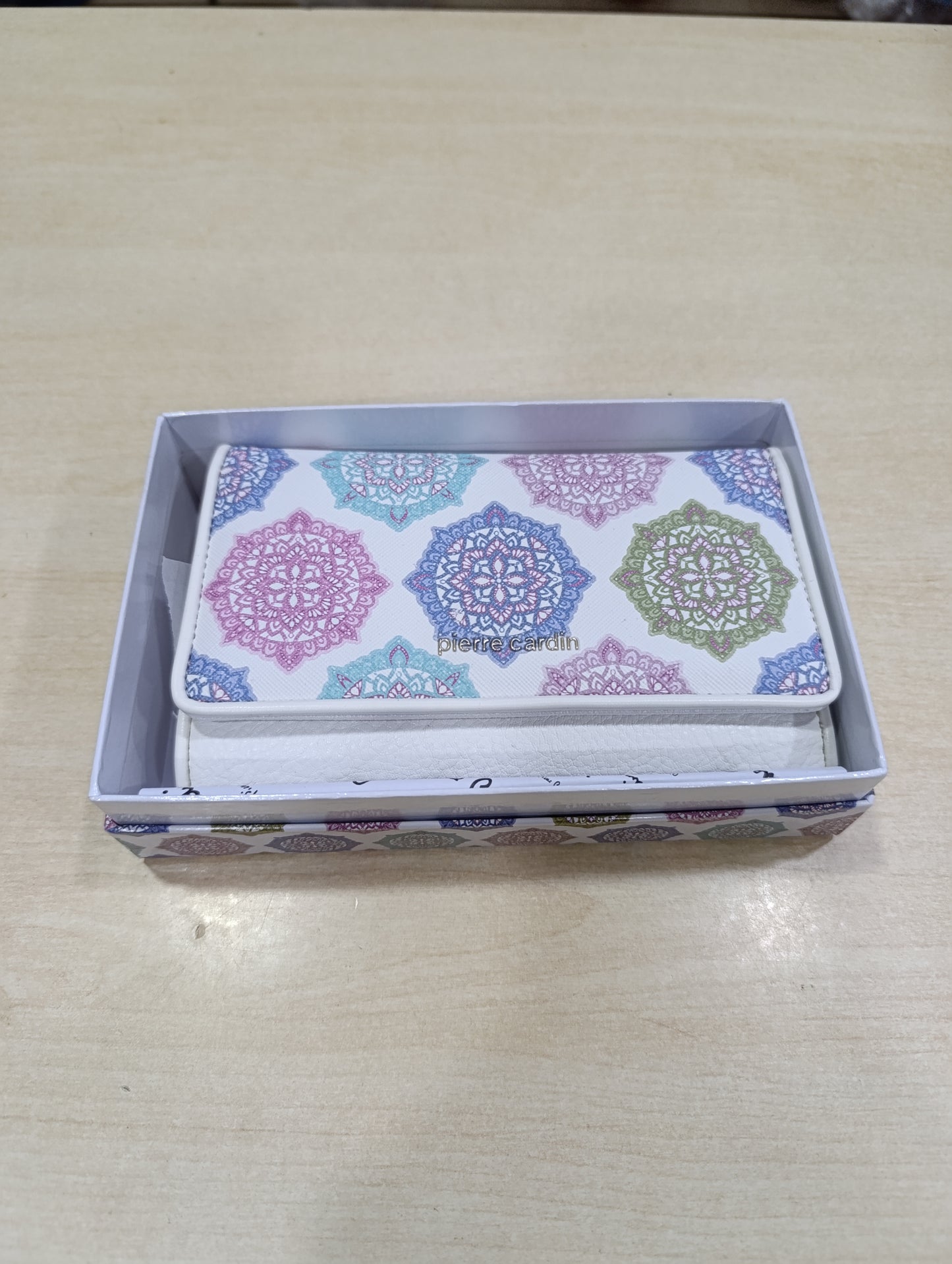 Portafoglio donna a 4 euro