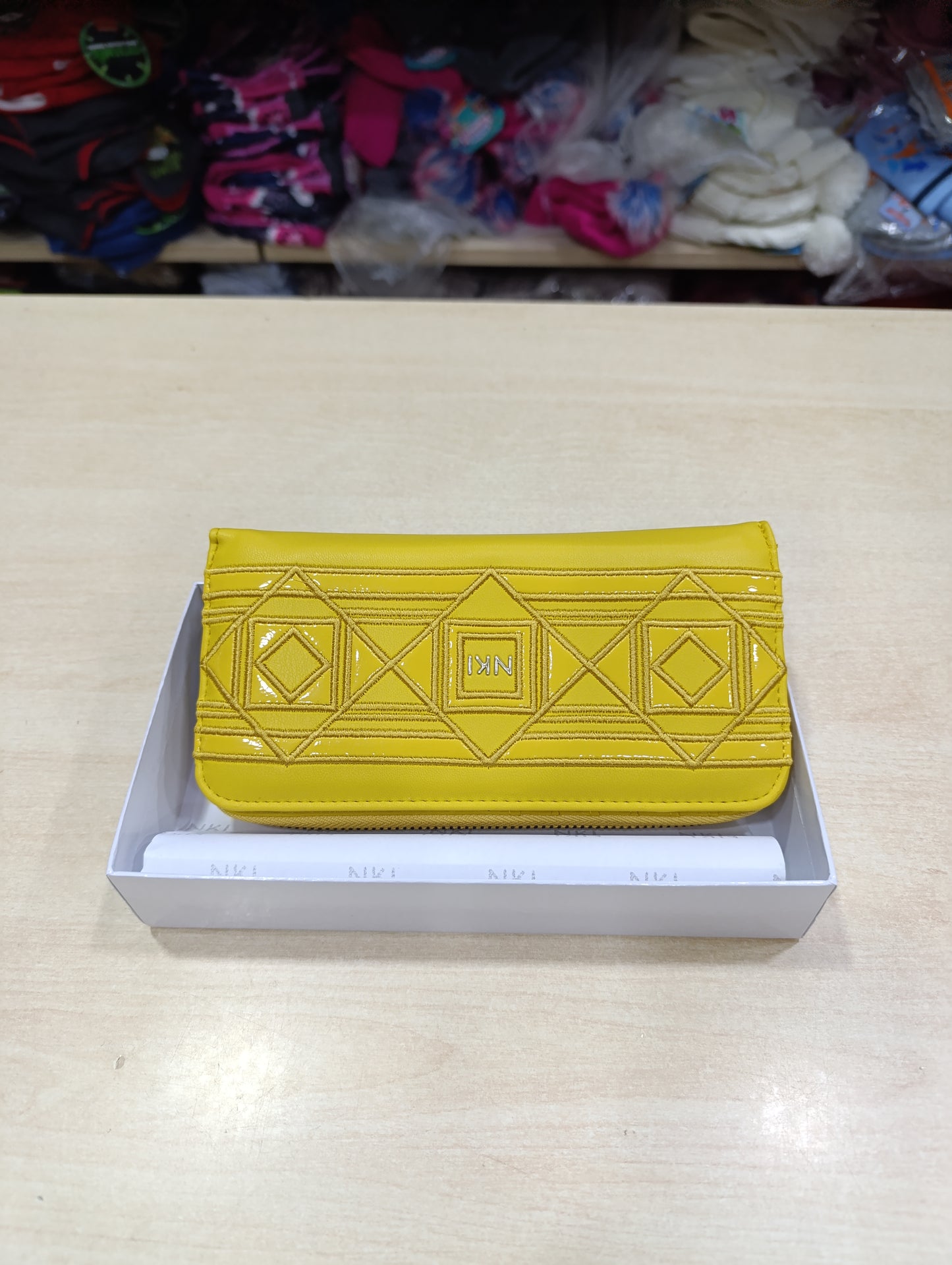 Portafoglio donna a 4 euro