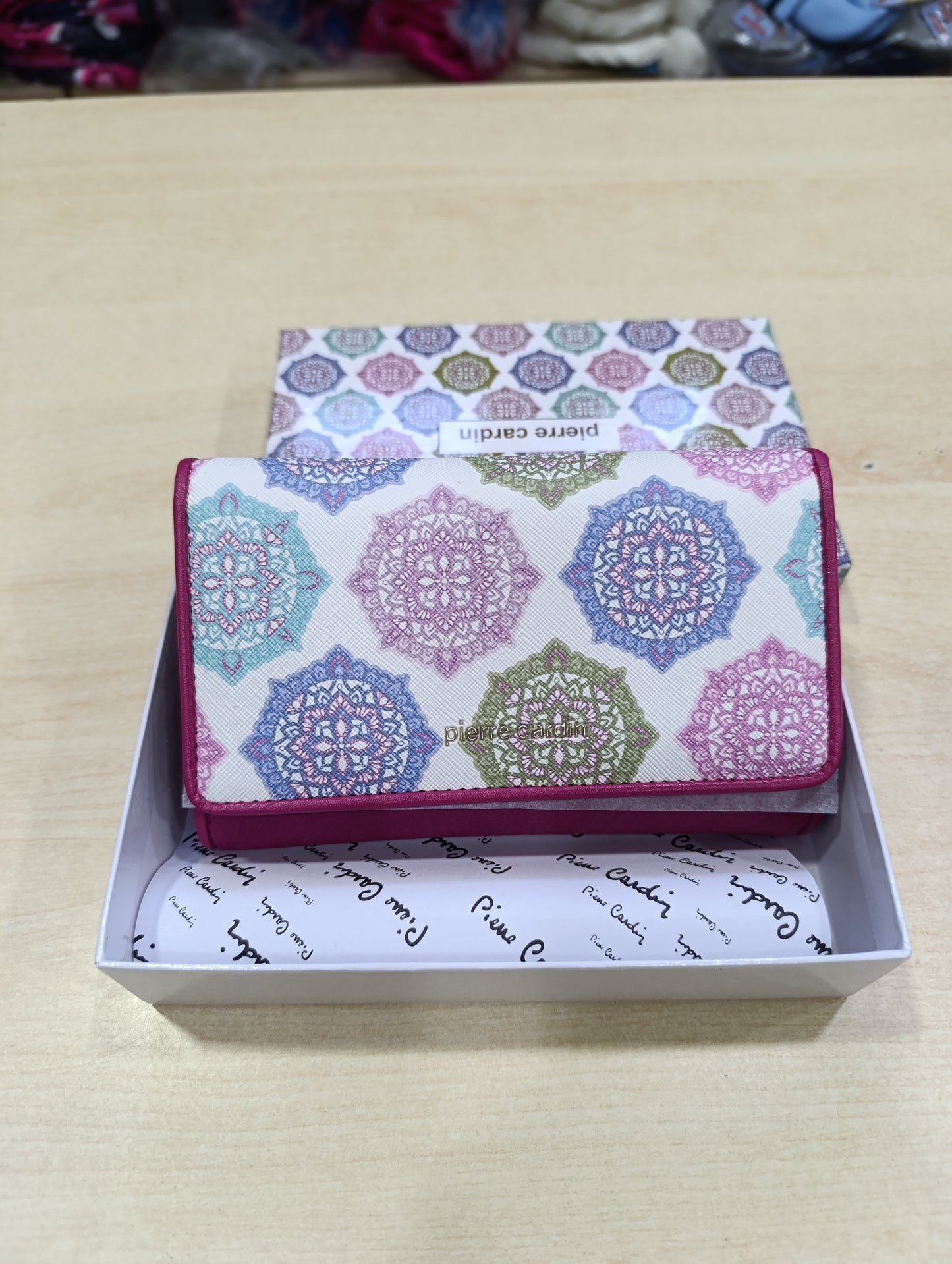 Portafoglio donna a 4 euro