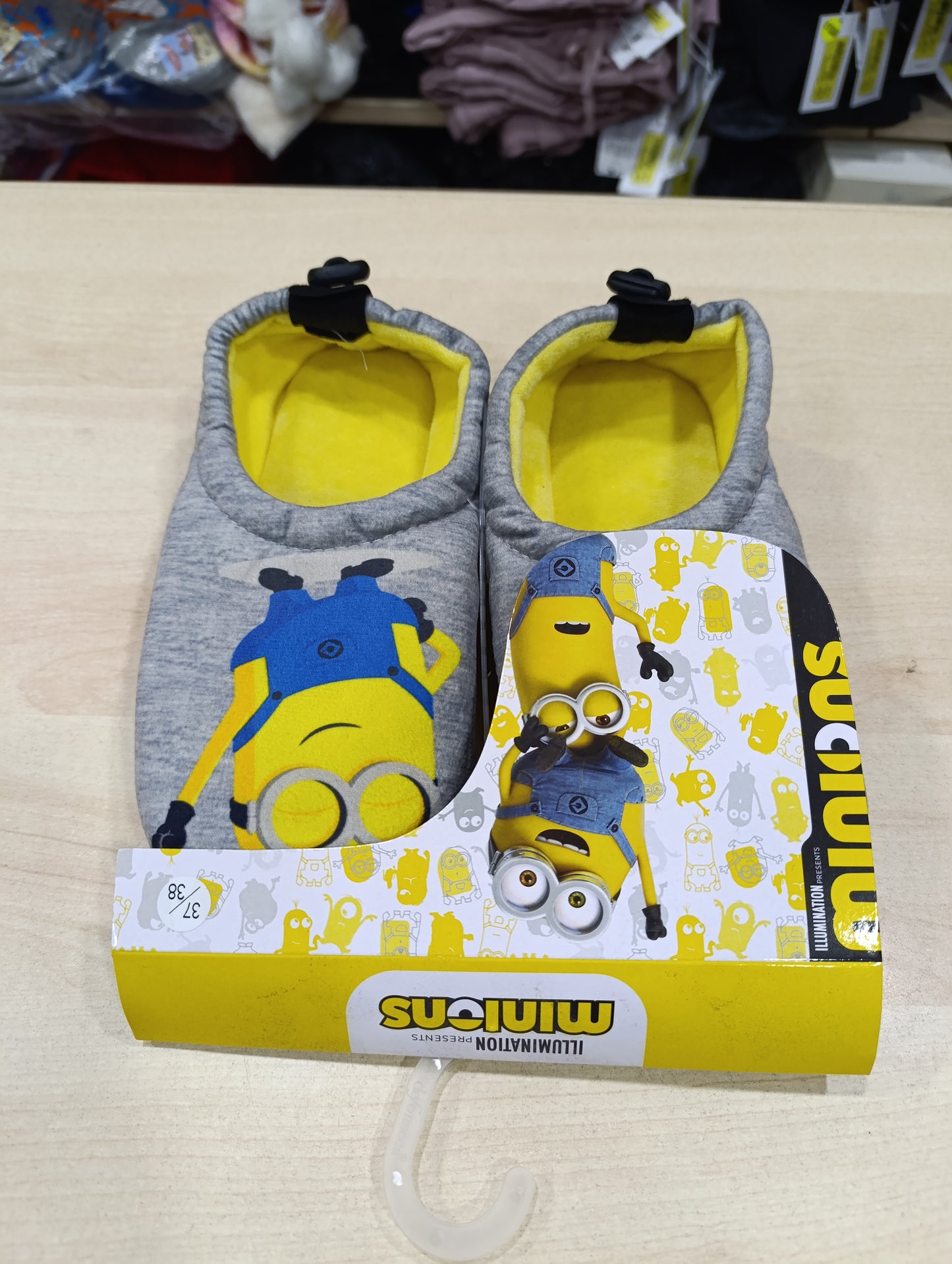 Pantofole minnions a 4 euro