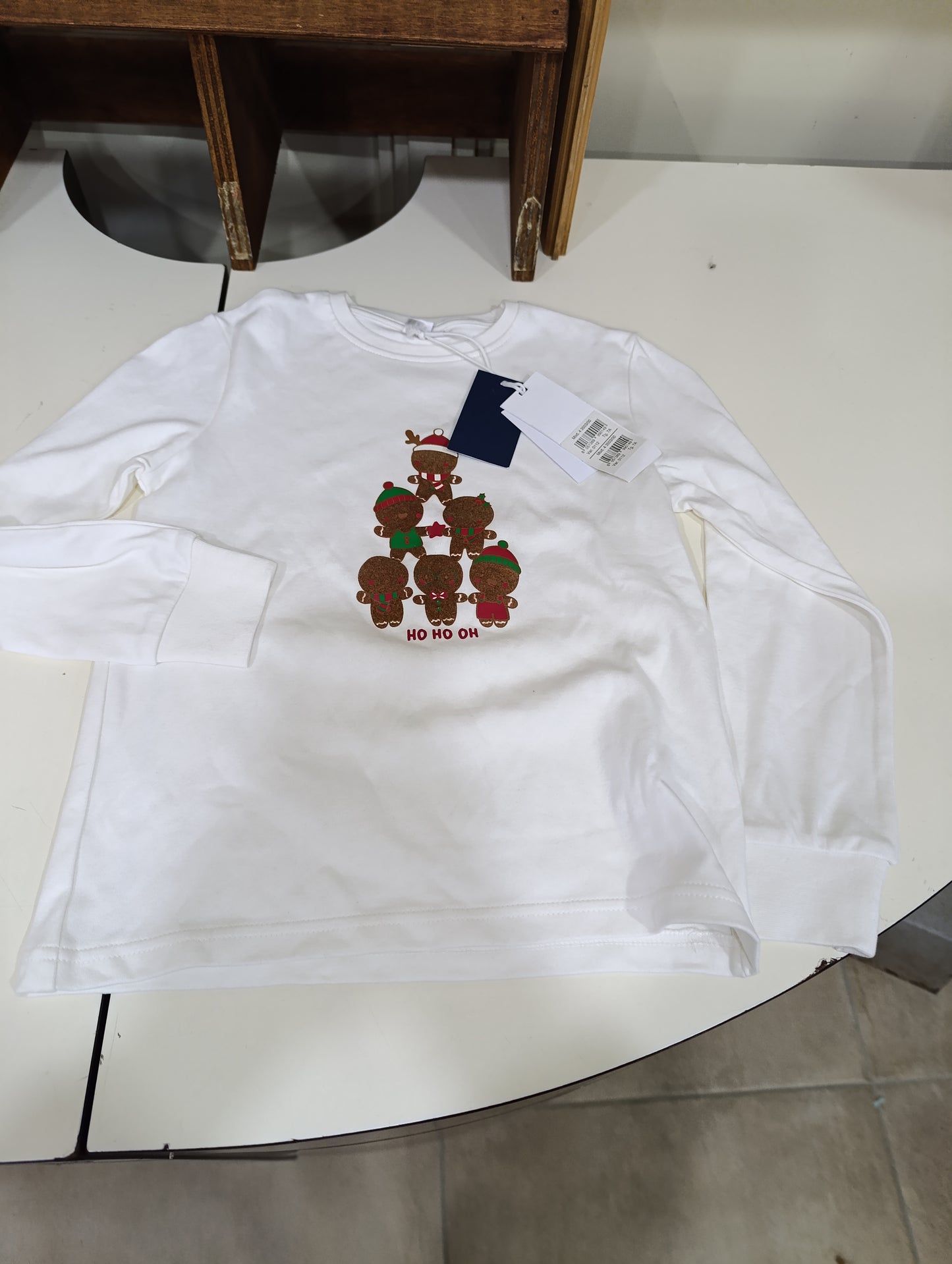 Felpe e magliette natalizie a 4 euro
