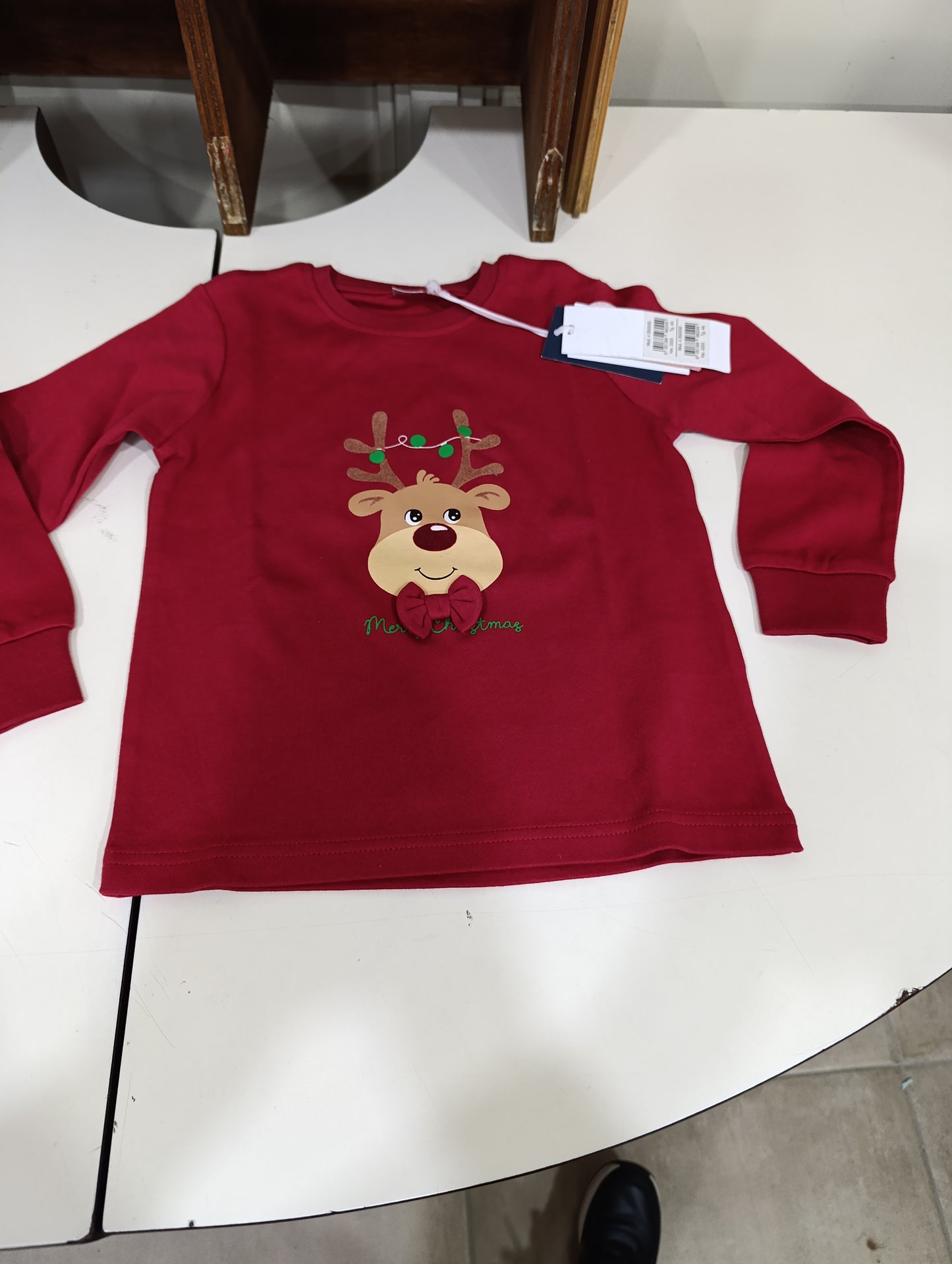 Felpe e magliette natalizie a 4 euro