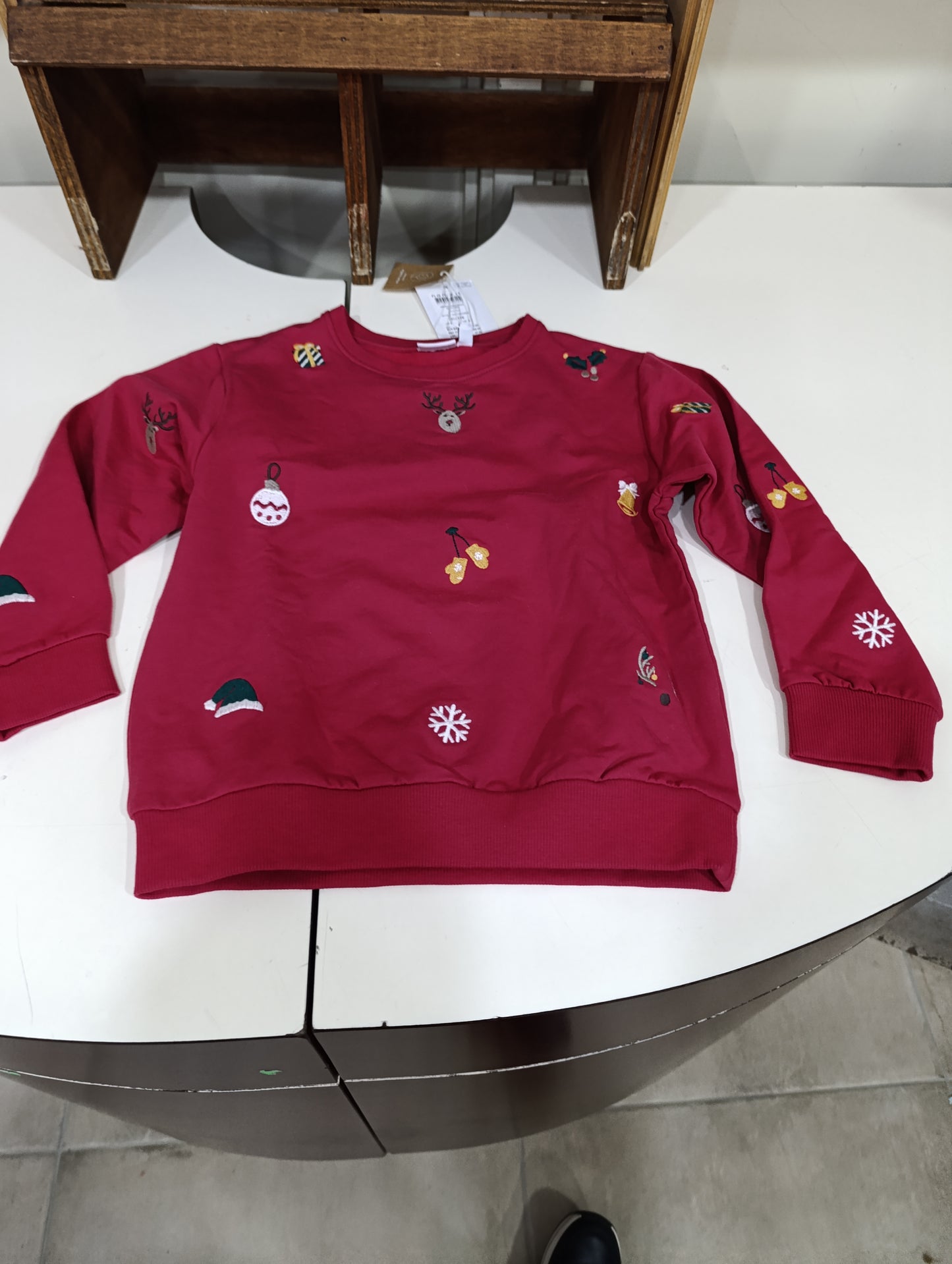 Felpe e magliette natalizie a 4 euro